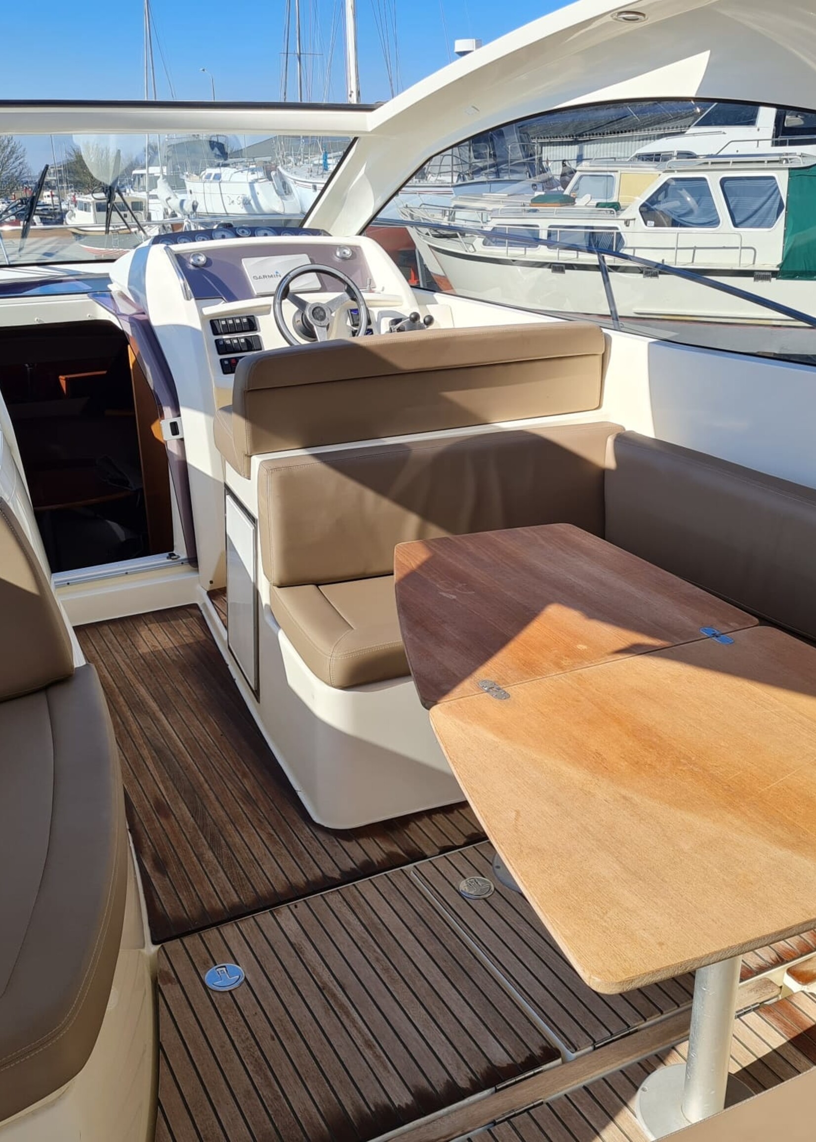 Jeanneau Leader 9 Hardtop, 2010, 2x Volvo Penta 5.7Gi