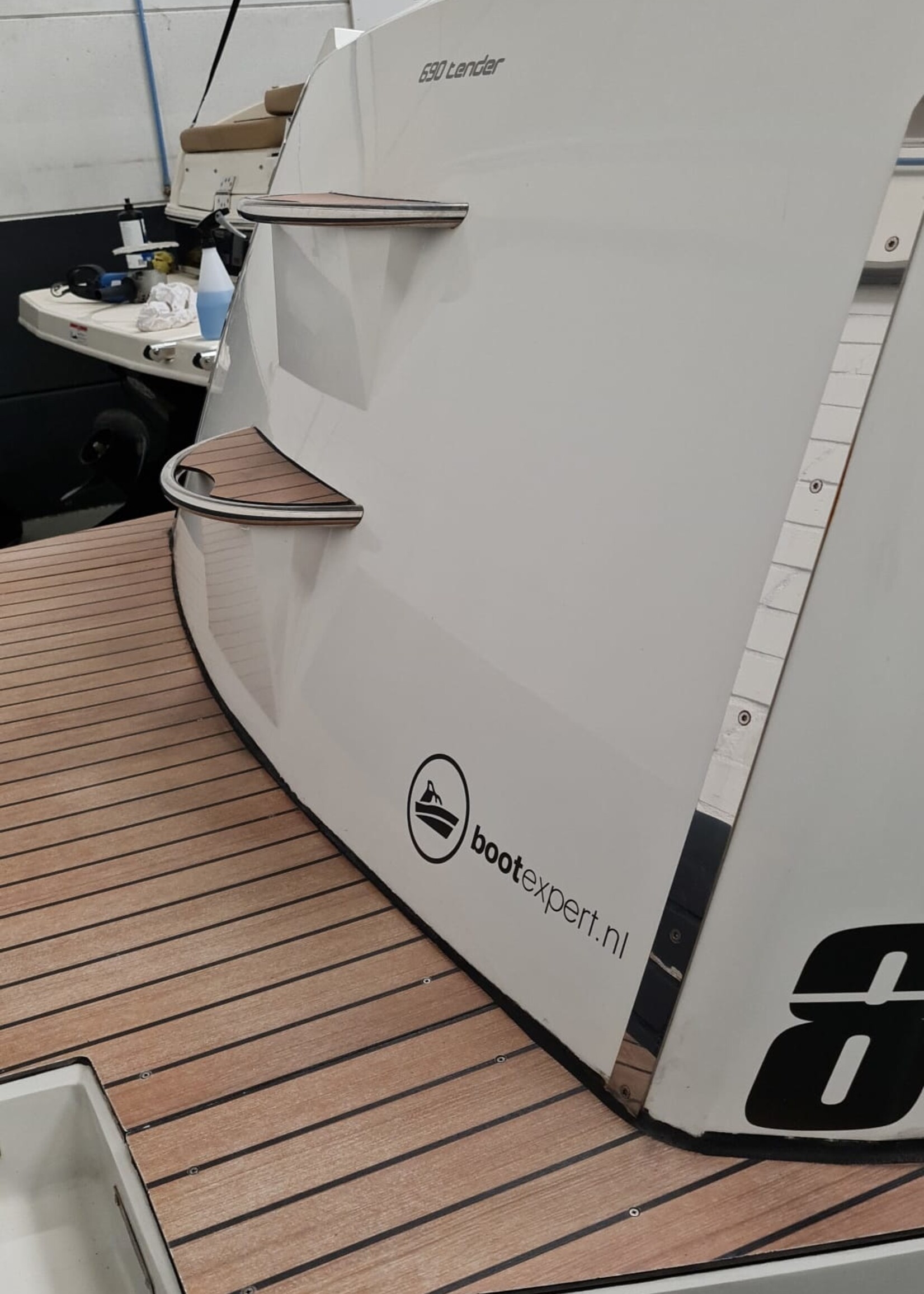 Corsiva 690 Tender uit 2016, 90 pk Mercury DFI