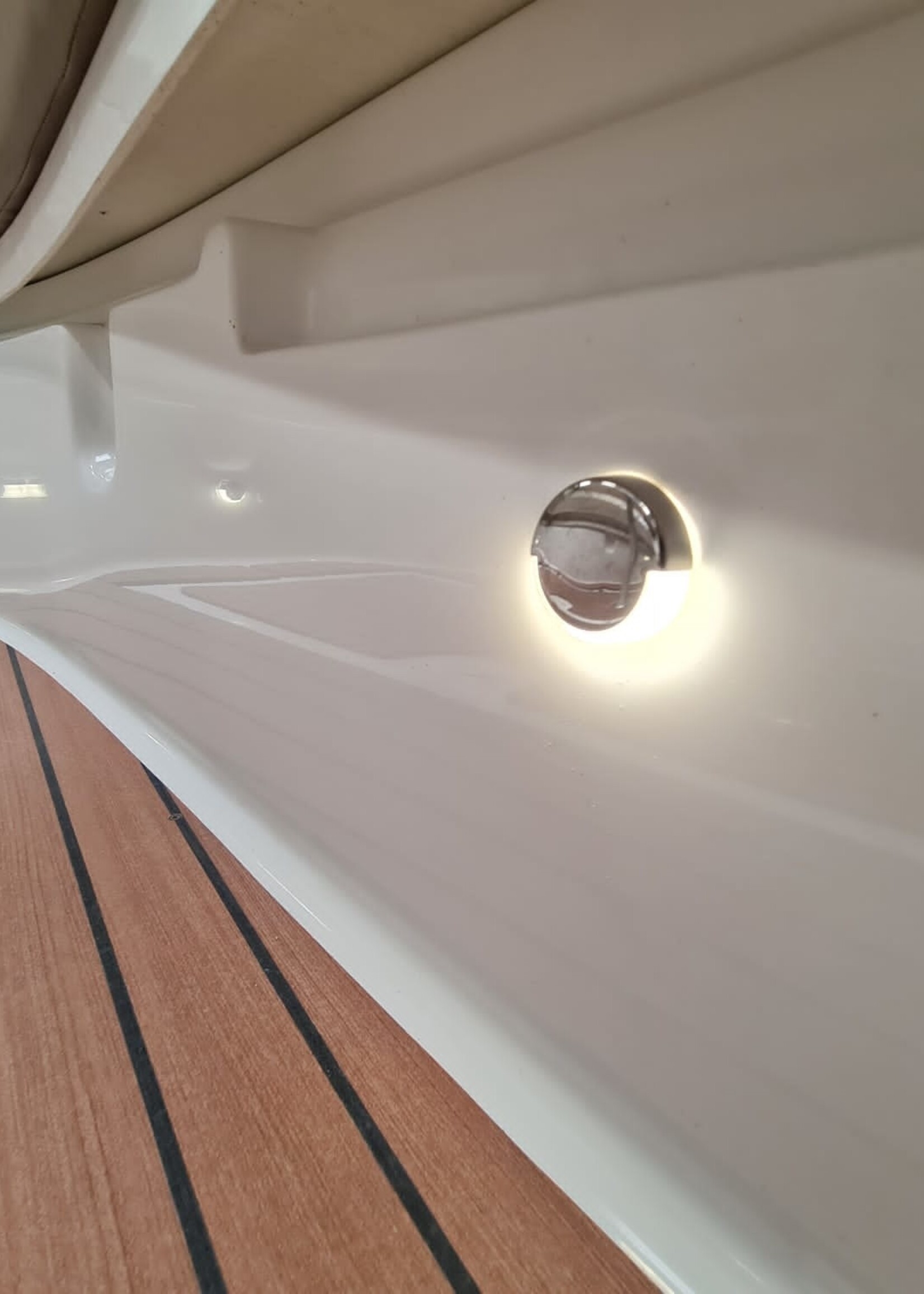 Corsiva 690 Tender uit 2016, 90 pk Mercury DFI