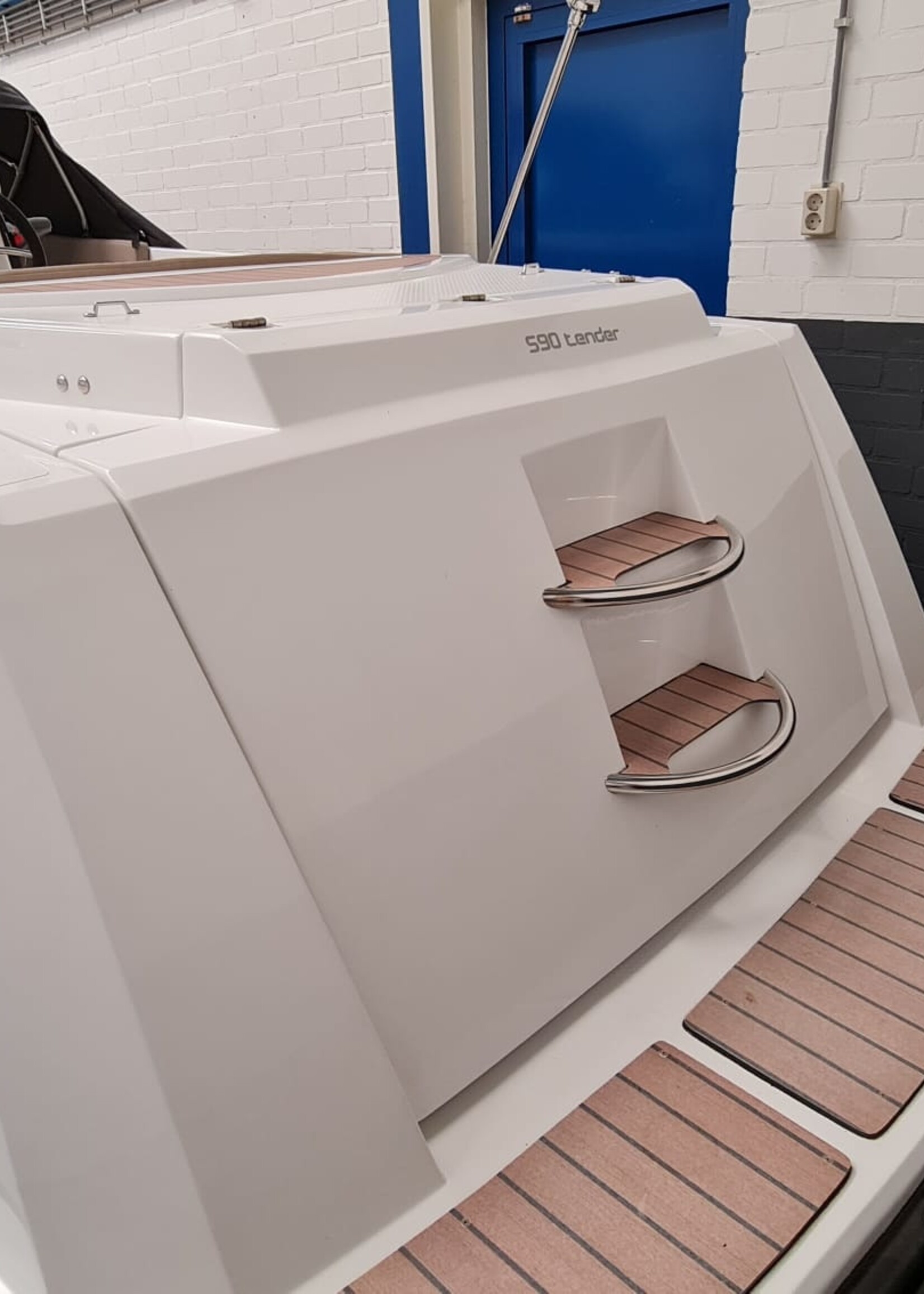 Corsiva 590 Tender uit 2016, 60 pk Selva 4 takt