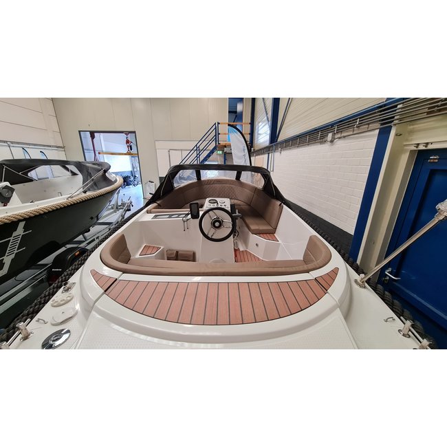 Corsiva 590 Tender uit 2016, 60 pk Selva 4 takt