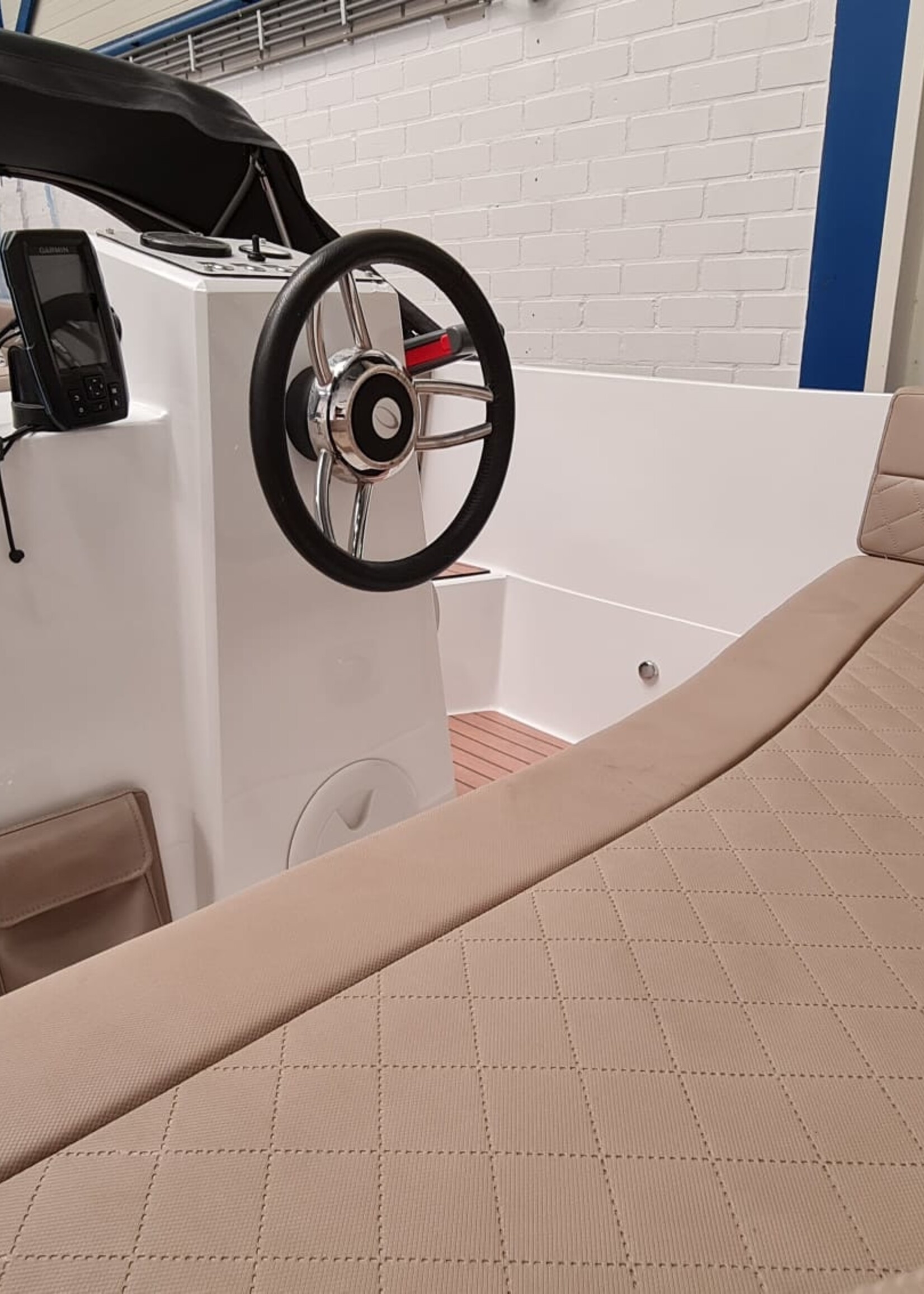 Corsiva 590 Tender uit 2016, 60 pk Selva 4 takt