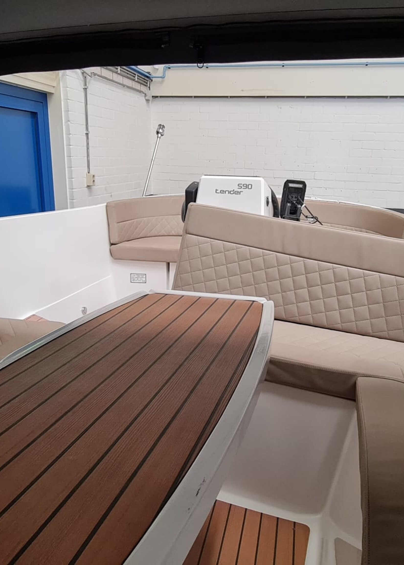 Corsiva 590 Tender uit 2016, 60 pk Selva 4 takt