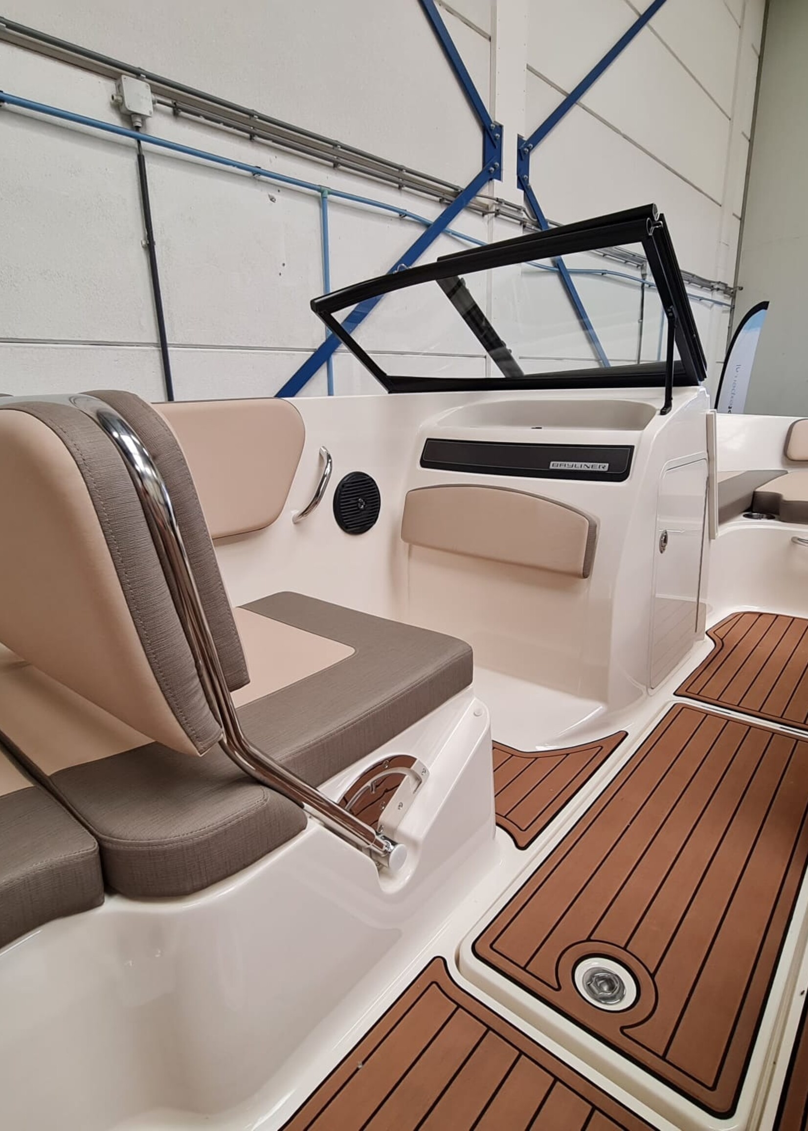 Bayliner VR5 Bowrider, 2017, 115 PK Mercury Pro XS, 40 uur draaiuren, Turbo Swing