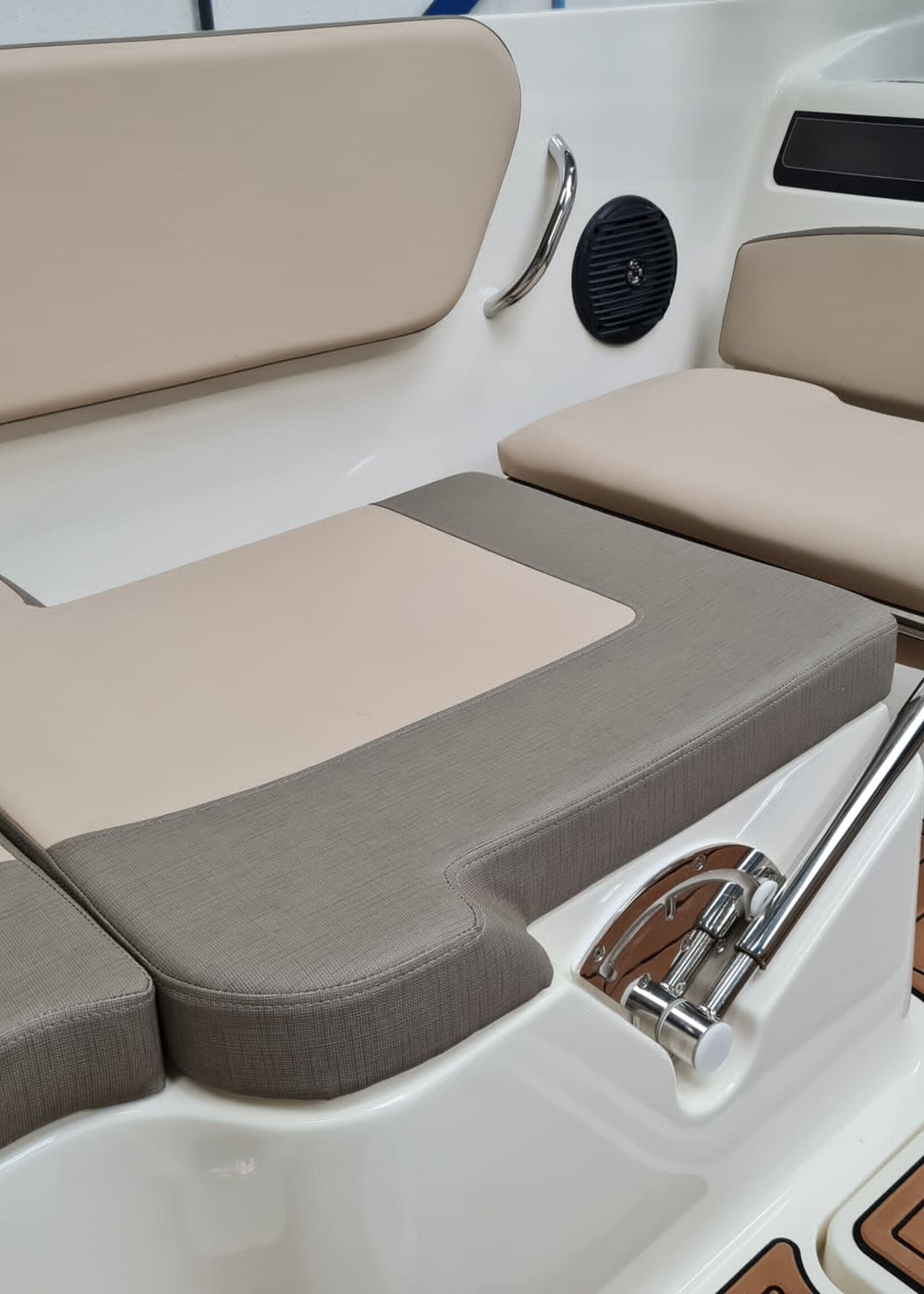 Bayliner VR5 Bowrider, 2017, 115 PK Mercury Pro XS, 40 uur draaiuren, Turbo Swing