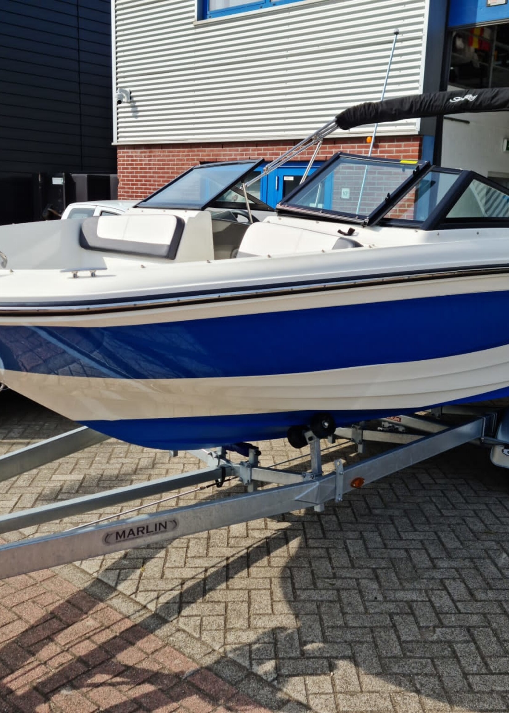Sea Ray 190SPX 3.0LTR 140PK 2015