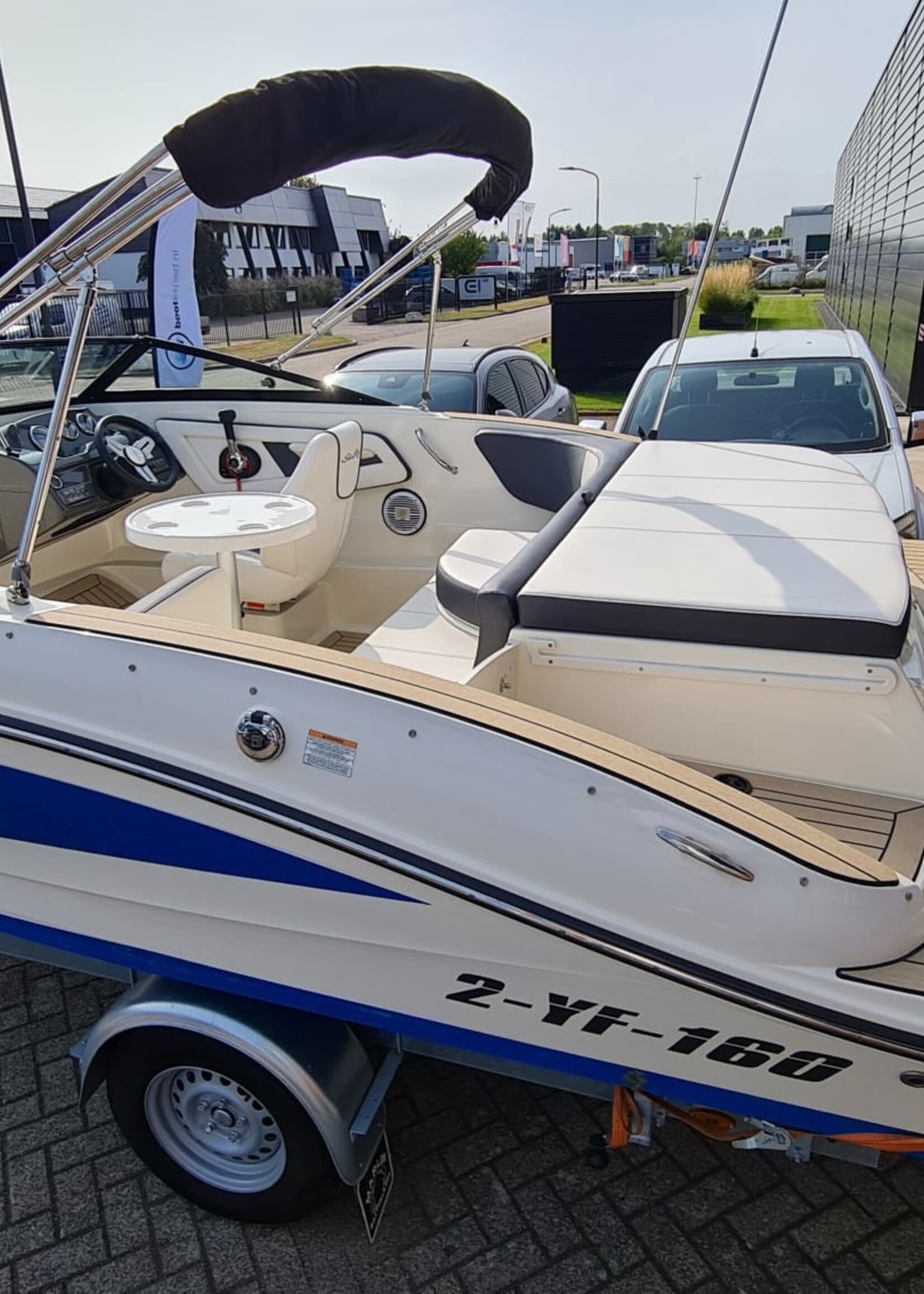 Sea Ray 190SPX 3.0LTR 140PK 2015