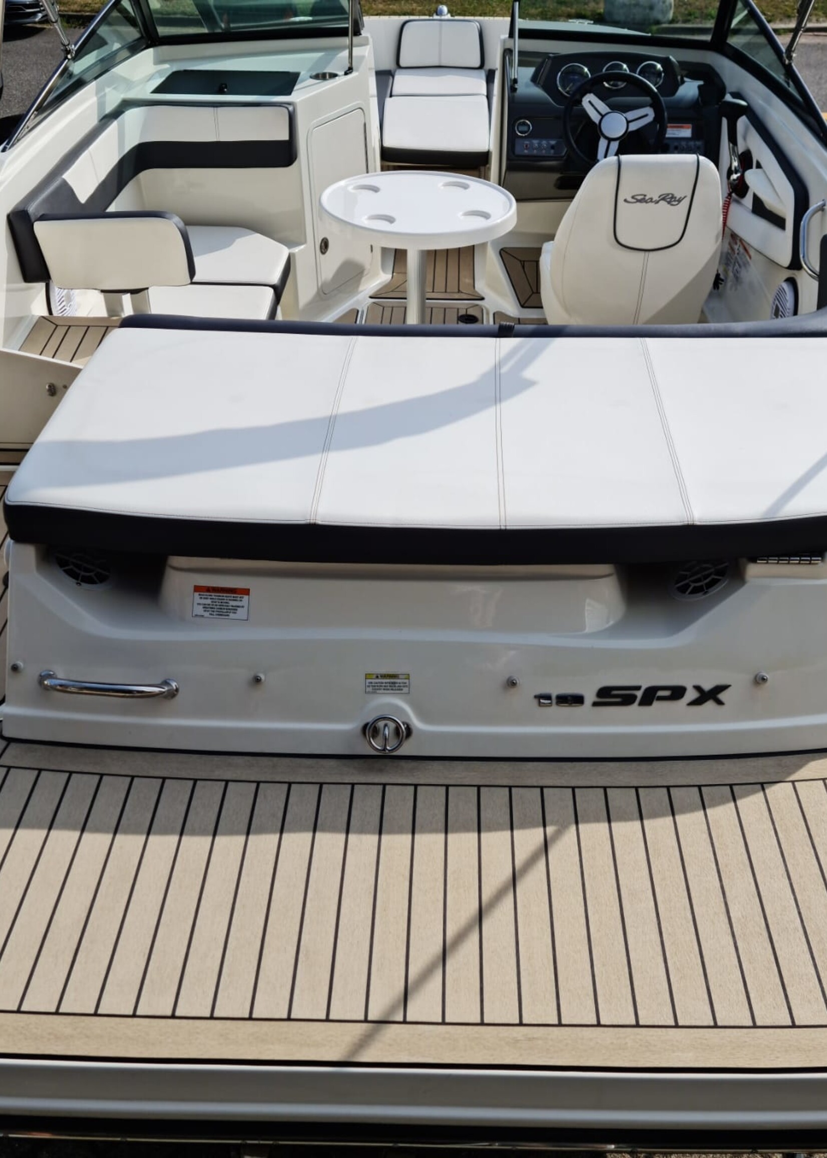 Sea Ray 190SPX 3.0LTR 140PK 2015