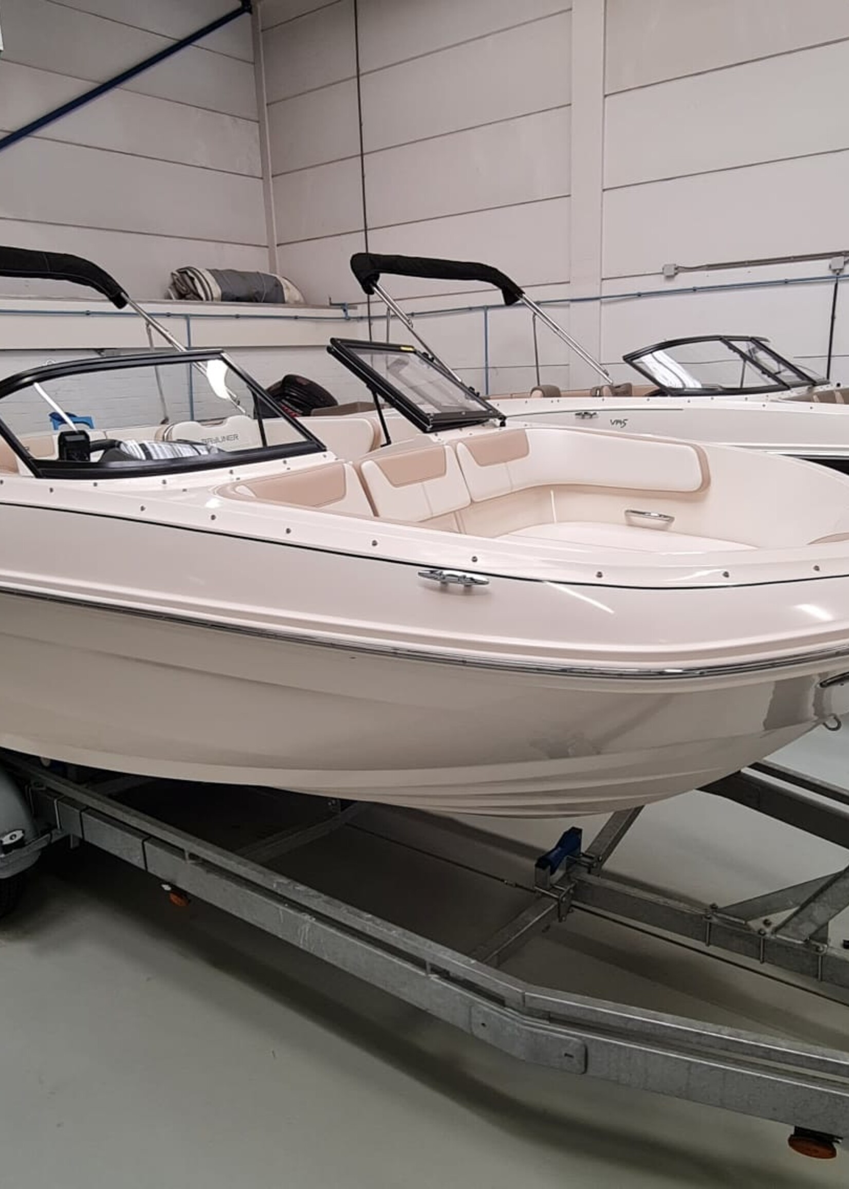 Bayliner VR5 Bowrider, 3.0 TKS 140PK, 24 uur gedraaid, 2016