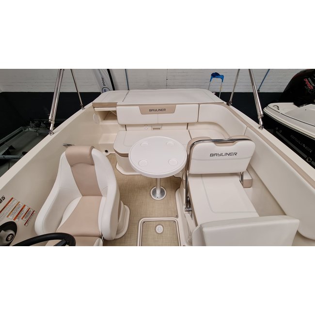 Bayliner VR5 Bowrider, 3.0 TKS 140PK, 24 uur gedraaid, 2016