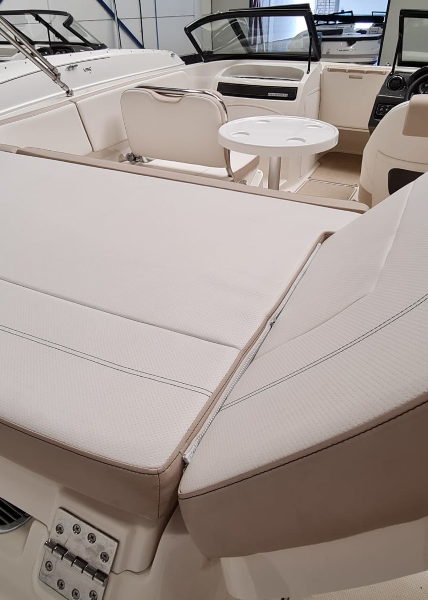 Bayliner VR5 Bowrider, 3.0 TKS 140PK, 24 uur gelaufen, 2016