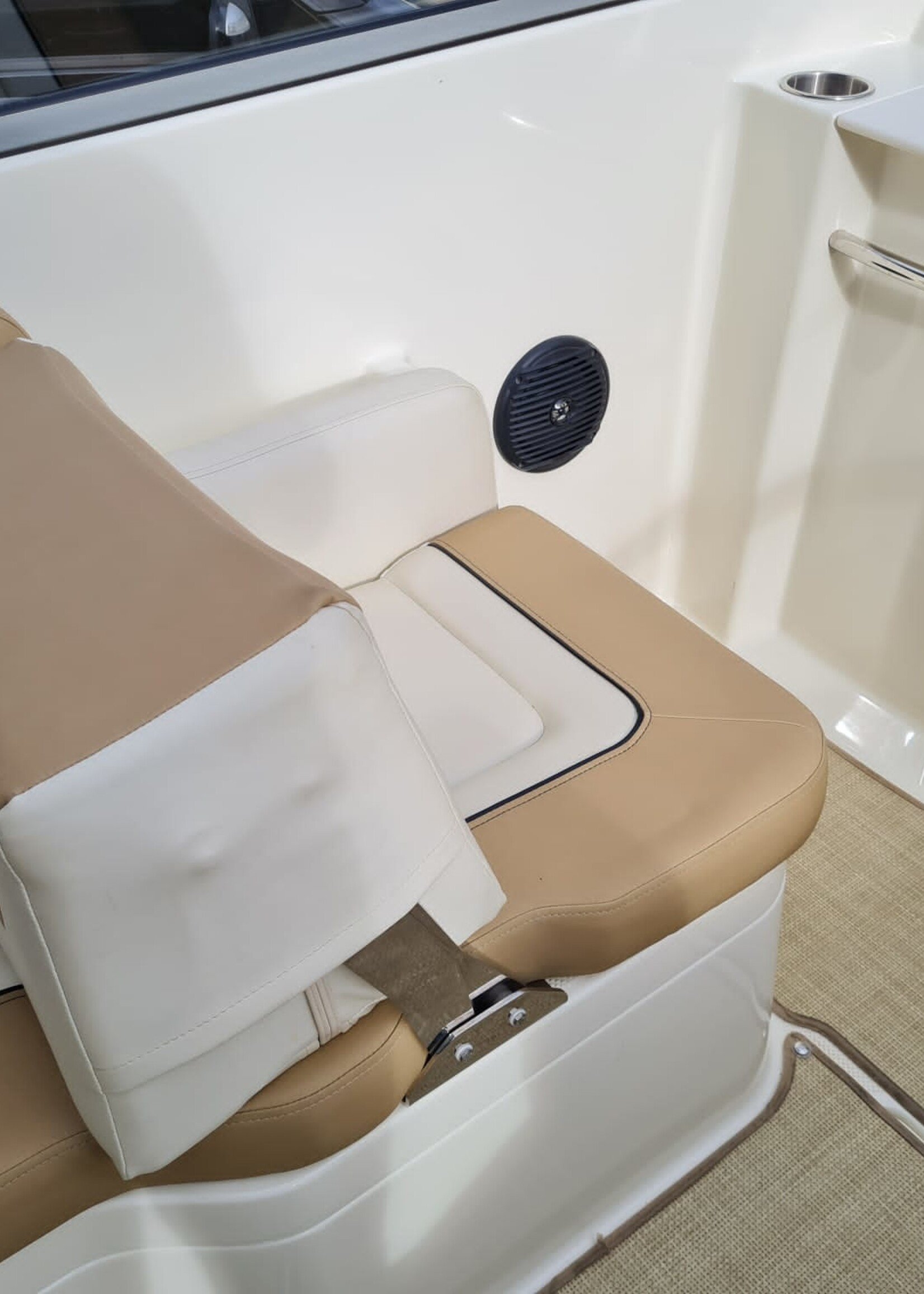 Bayliner 642 Cuddy 3.0Ltr TKS, 140pk, 2016, 140 uur