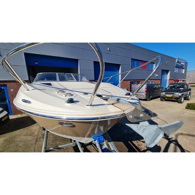 Bayliner 742 Cuddy 4.5Mpi V6, 250pk, 2015, 70 Stunden