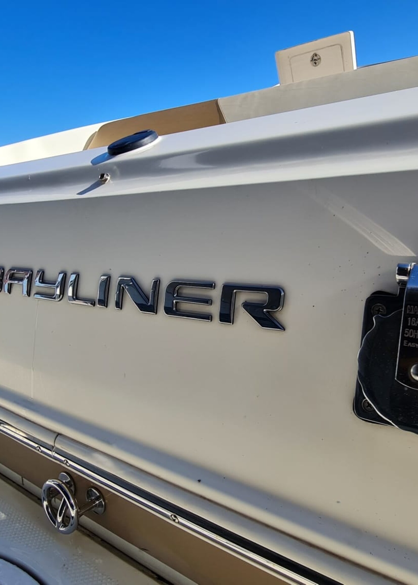 Bayliner 742 Cuddy 4.5Mpi V6, 250pk, 2015, 70 Stunden
