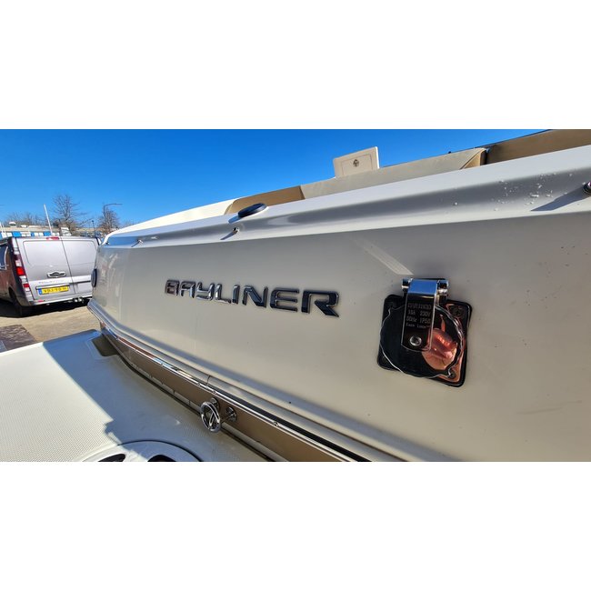 Bayliner 742 Cuddy 4.5Mpi V6, 250pk, 2015, 70 uur