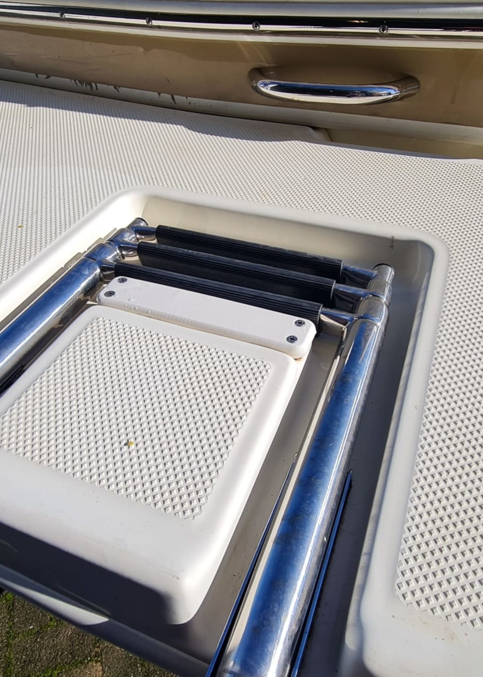 Bayliner 742 Cuddy 4.5Mpi V6, 250pk, 2015, 70 Stunden