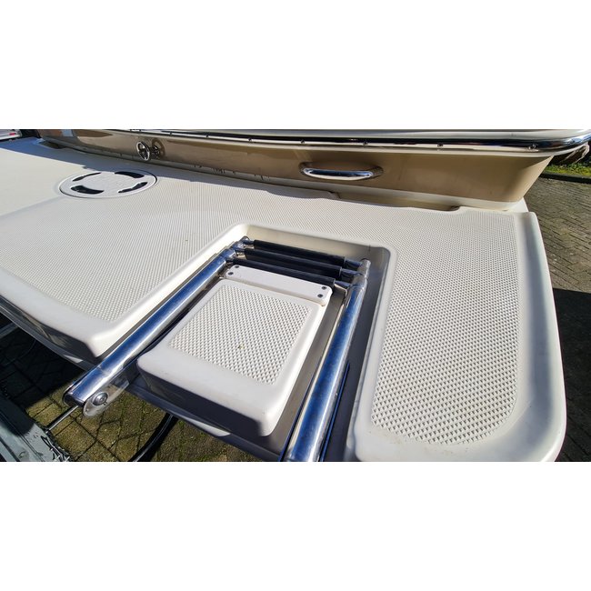 Bayliner 742 Cuddy 4.5Mpi V6, 250pk, 2015, 70 Stunden