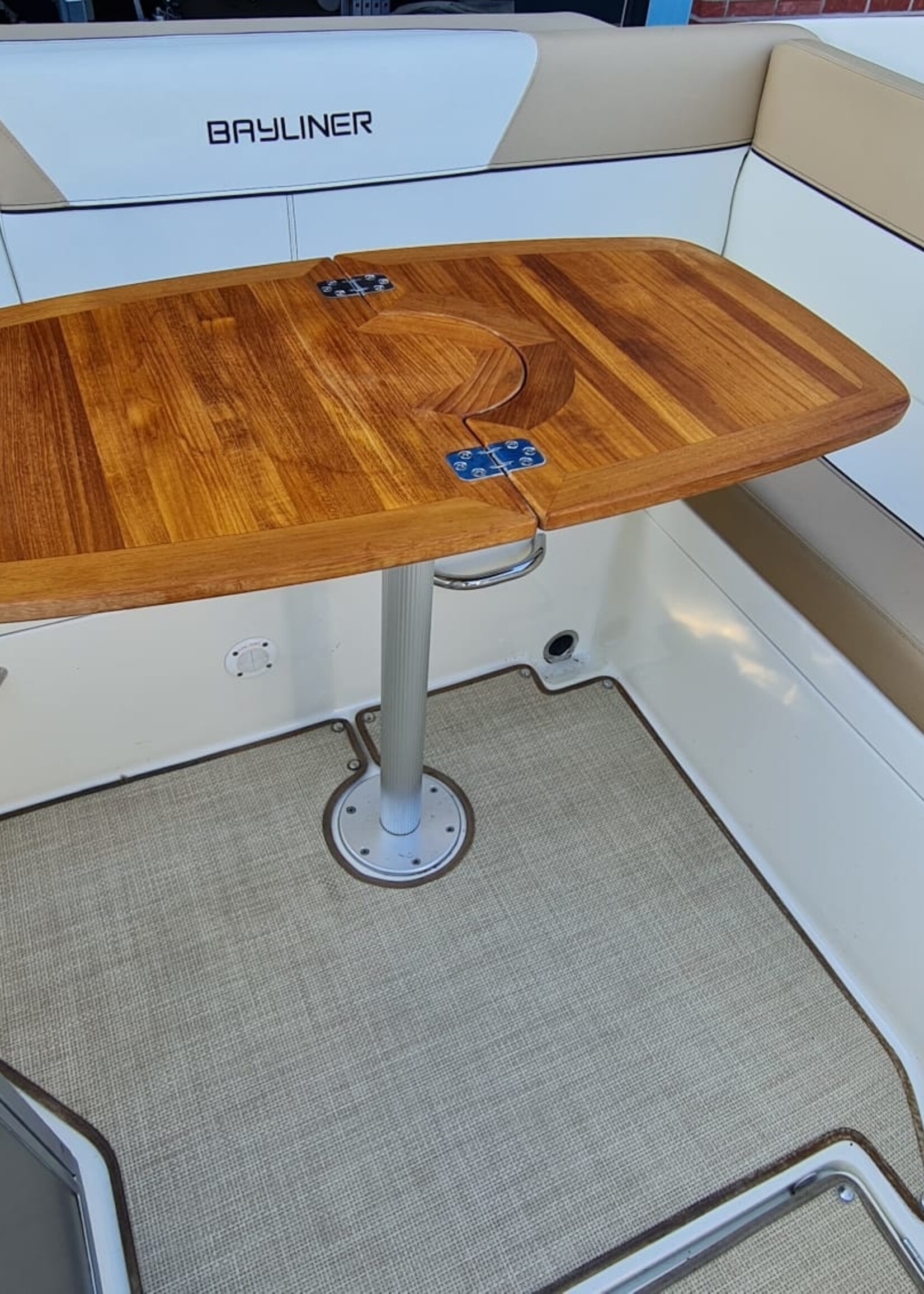 Bayliner 742 Cuddy 4.5Mpi V6, 250pk, 2015, 70 uur