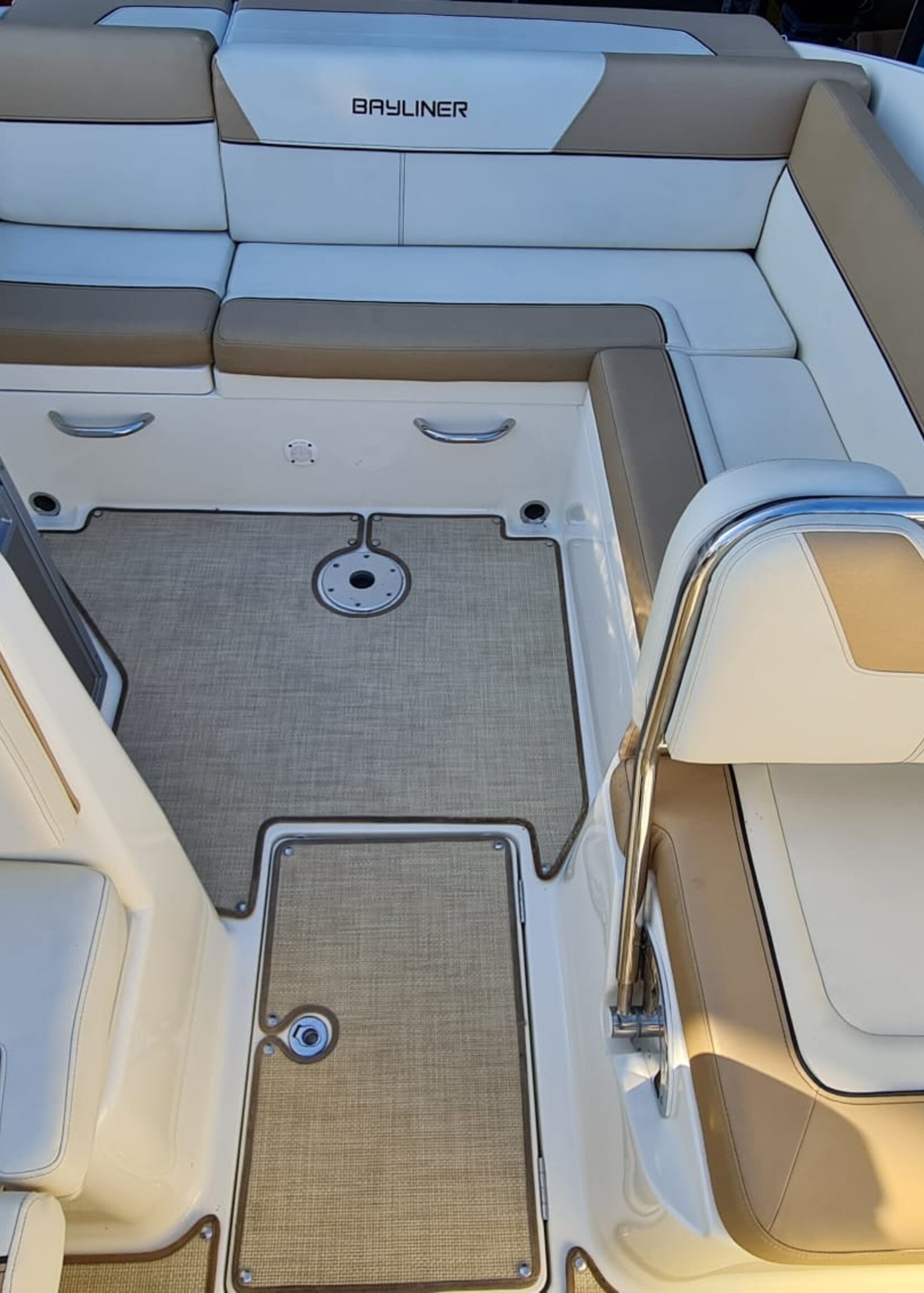 Bayliner 742 Cuddy 4.5Mpi V6, 250pk, 2015, 70 Stunden