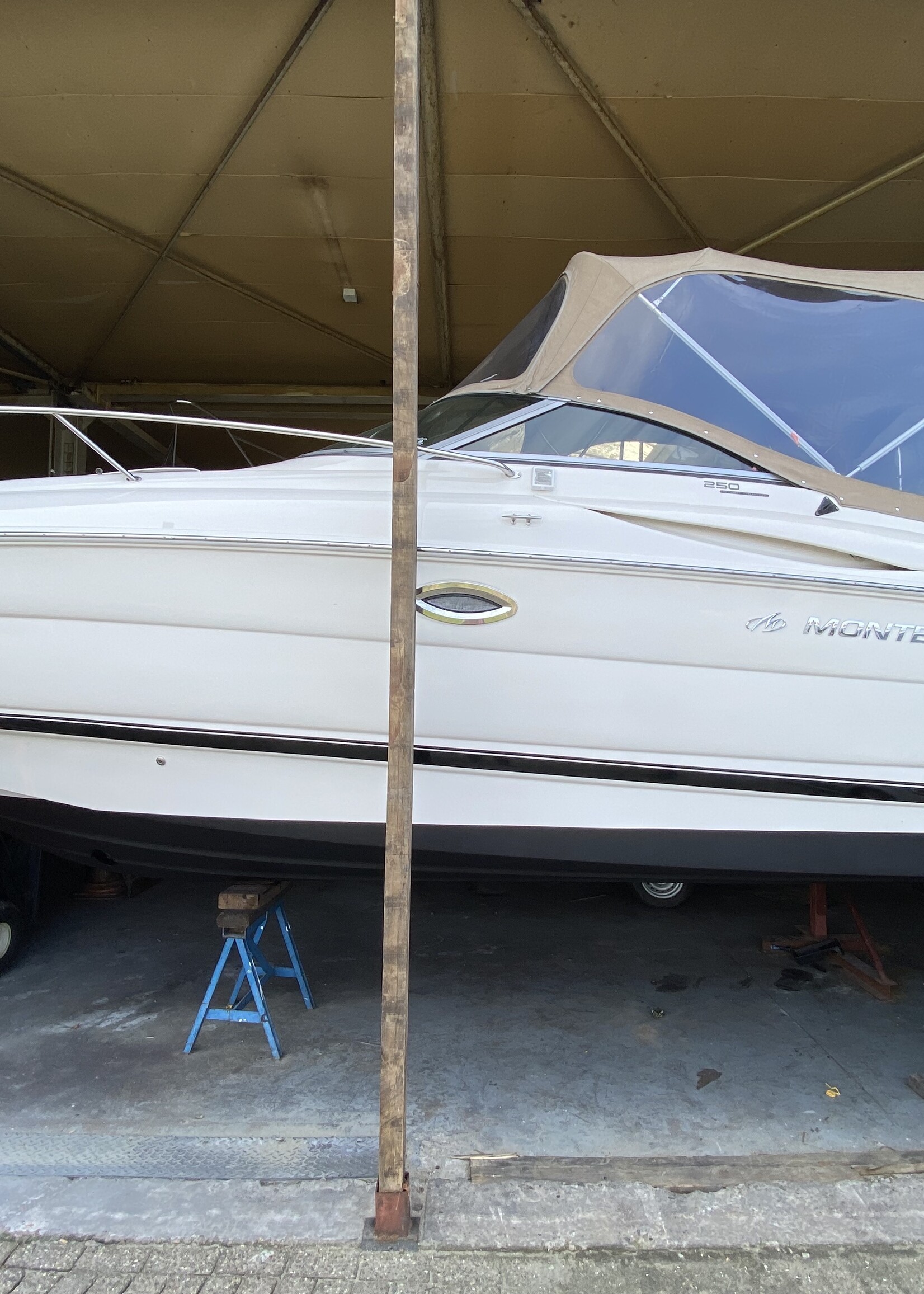 Monterey 250 CR Sport Cruiser, 5.7Ltr V8 350 Mag, 2006