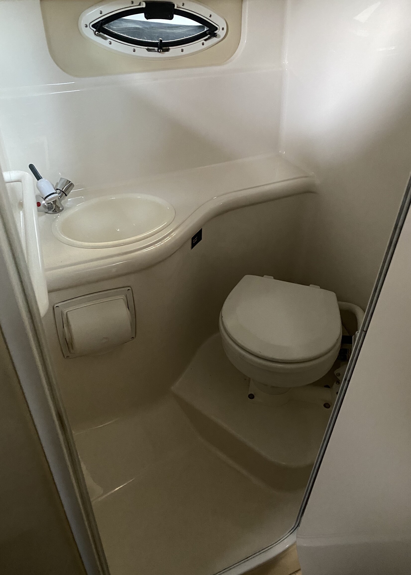 Monterey 250 CR Sport Cruiser, 5.7Ltr V8 350 Mag, 2006