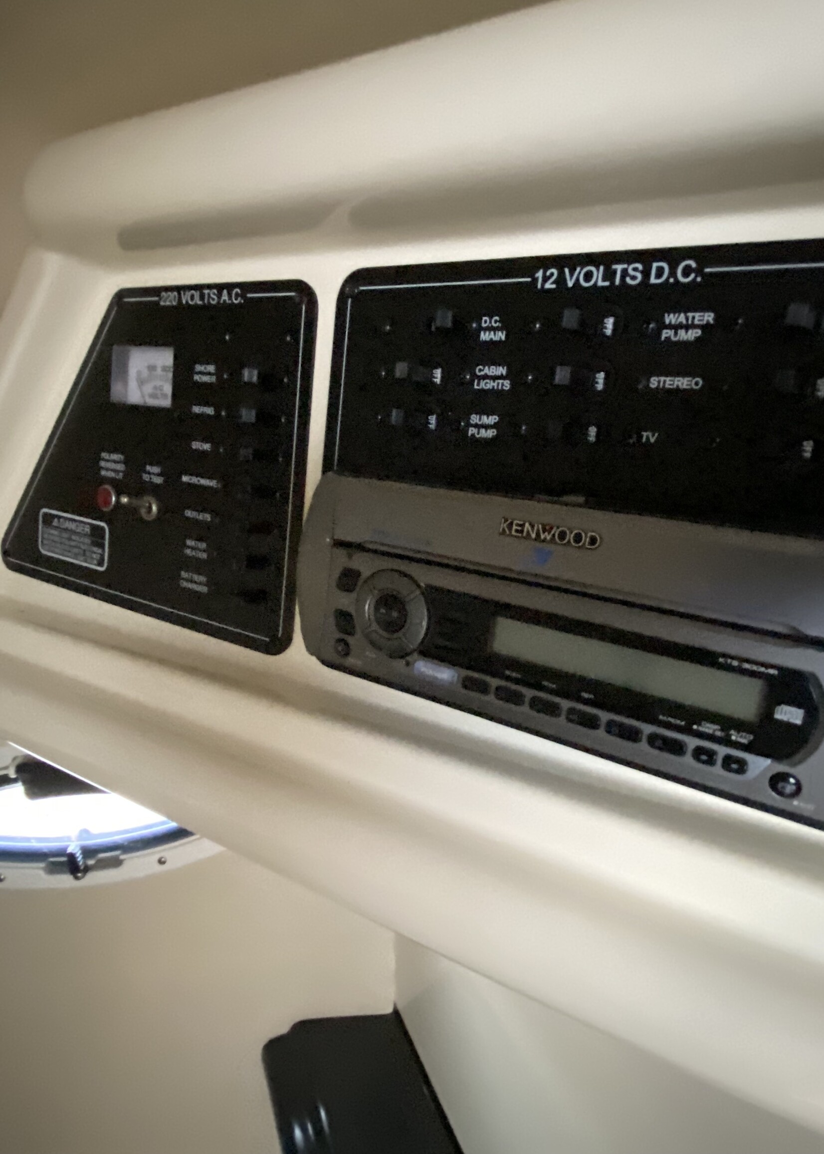 Monterey 250 CR Sport Cruiser, 5.7Ltr V8 350 Mag, 2006