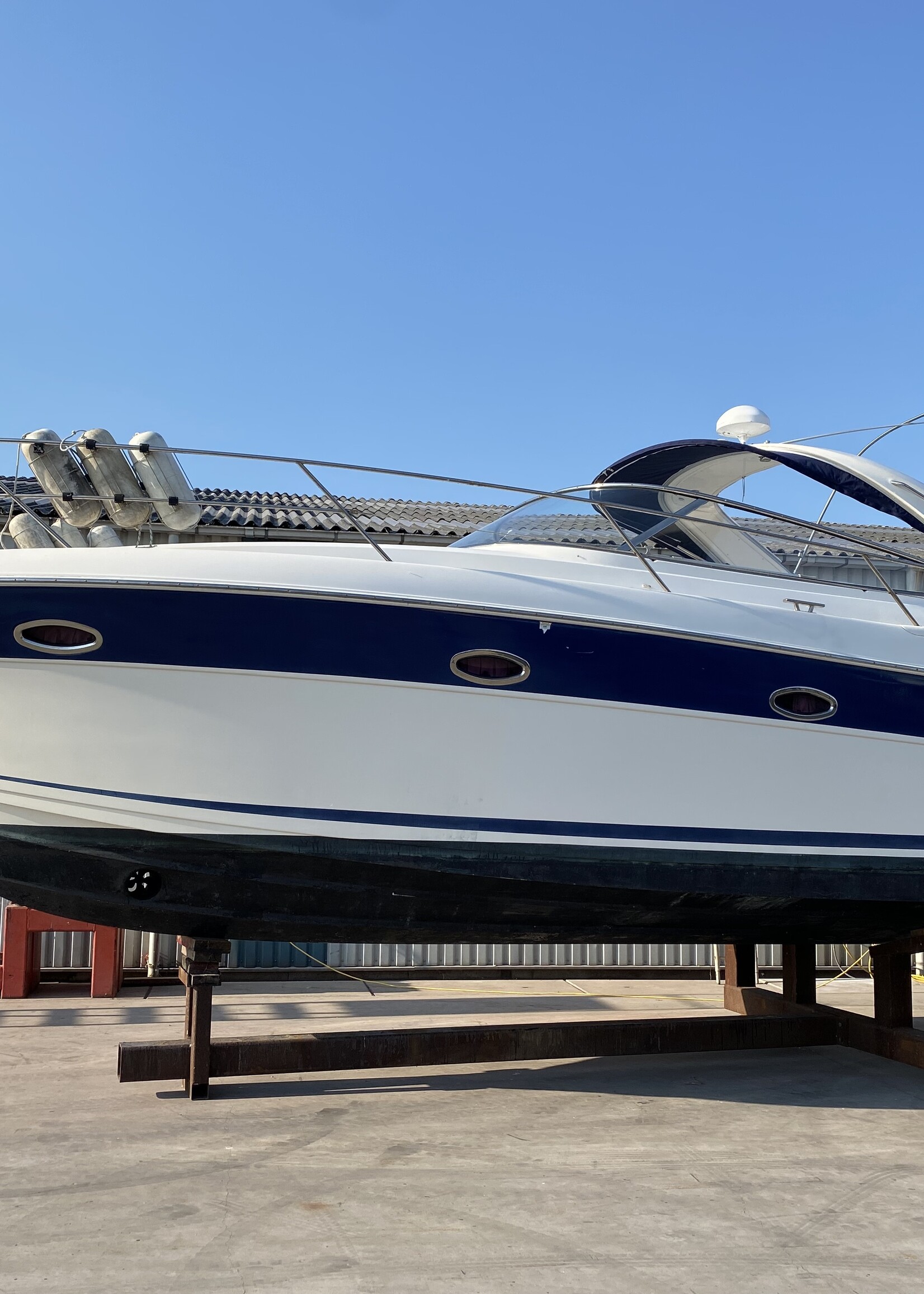 Bavaria 33 Sport, 2008, 2x Volvo 5.7 V8, 340uur