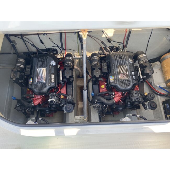 Bavaria 33 Sport, 2008, 2x Volvo 5.7 V8, 340uur