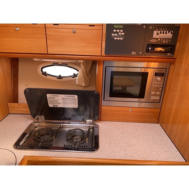 Bavaria 33 Sport, 2008, 2x Volvo 5.7 V8, 340uur