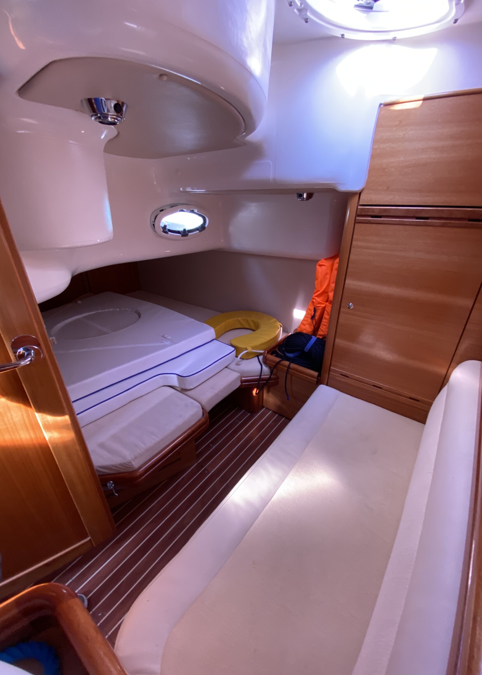 Bavaria 33 Sport, 2008, 2x Volvo 5.7 V8, 340uur