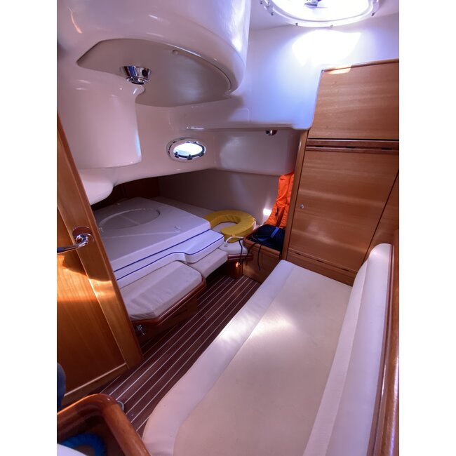 Bavaria 33 Sport, 2008, 2x Volvo 5.7 V8, 340uur