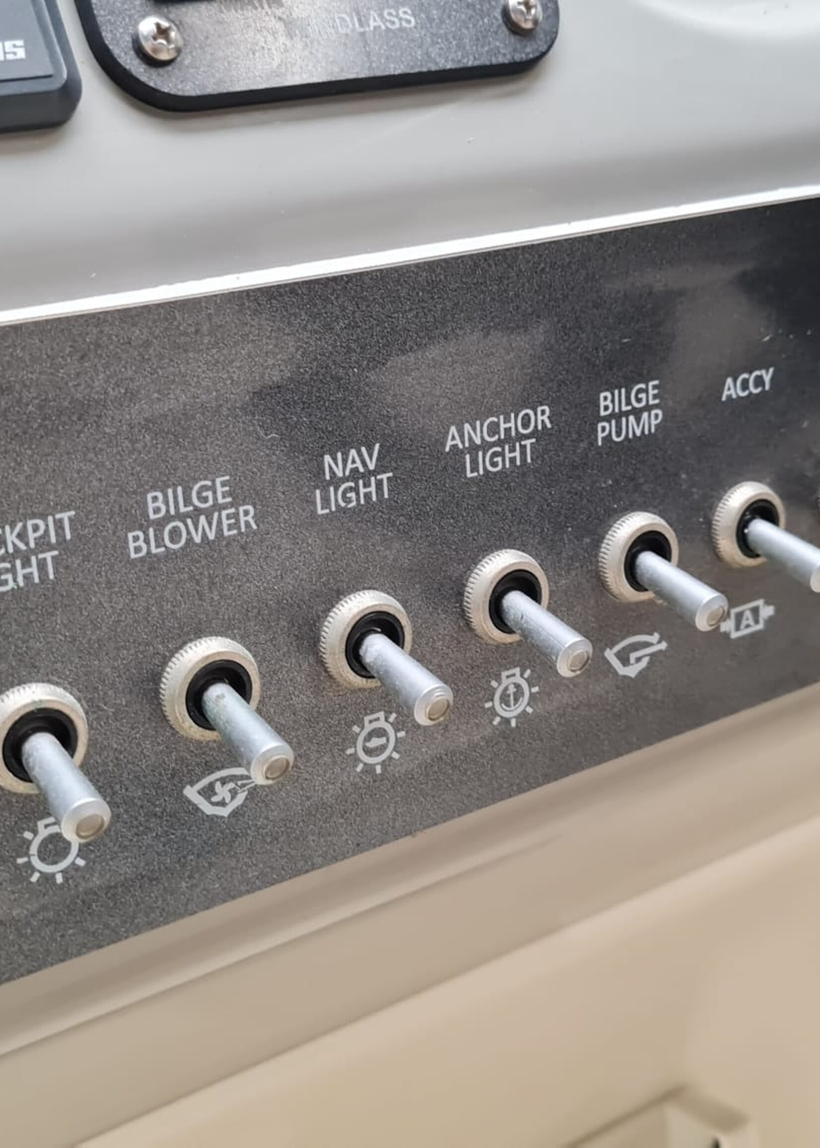 Bayliner 742 Cuddy 5.0Mpi V8, 260pk, 2014