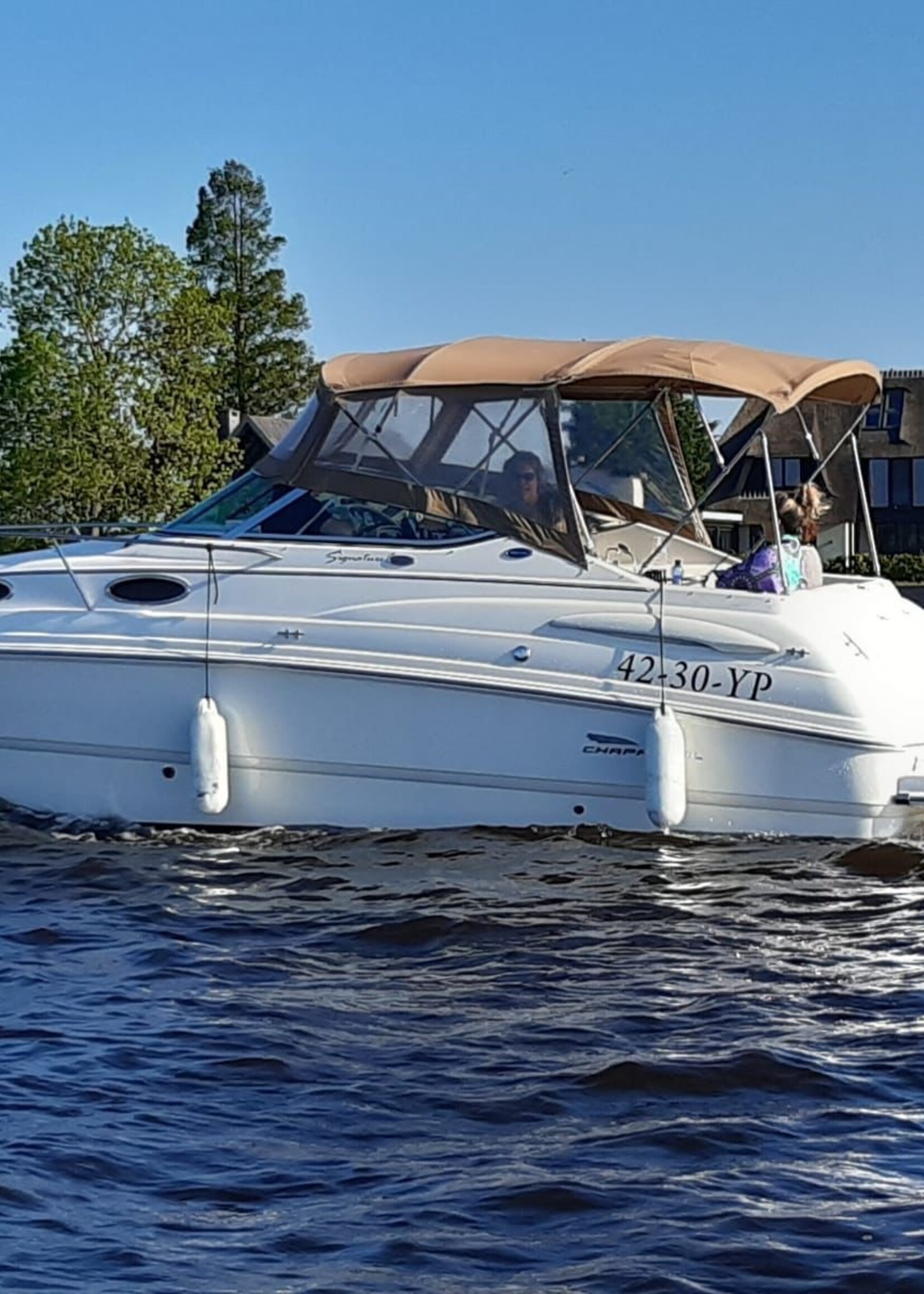 Chaparral 260 Signature Sport Cruiser, 5.7Ltr V8 350 Mag, 2004