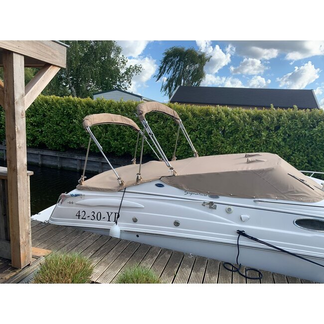 Chaparral 260 Signature Sport Cruiser, 5.7Ltr V8 350 Mag, 2004