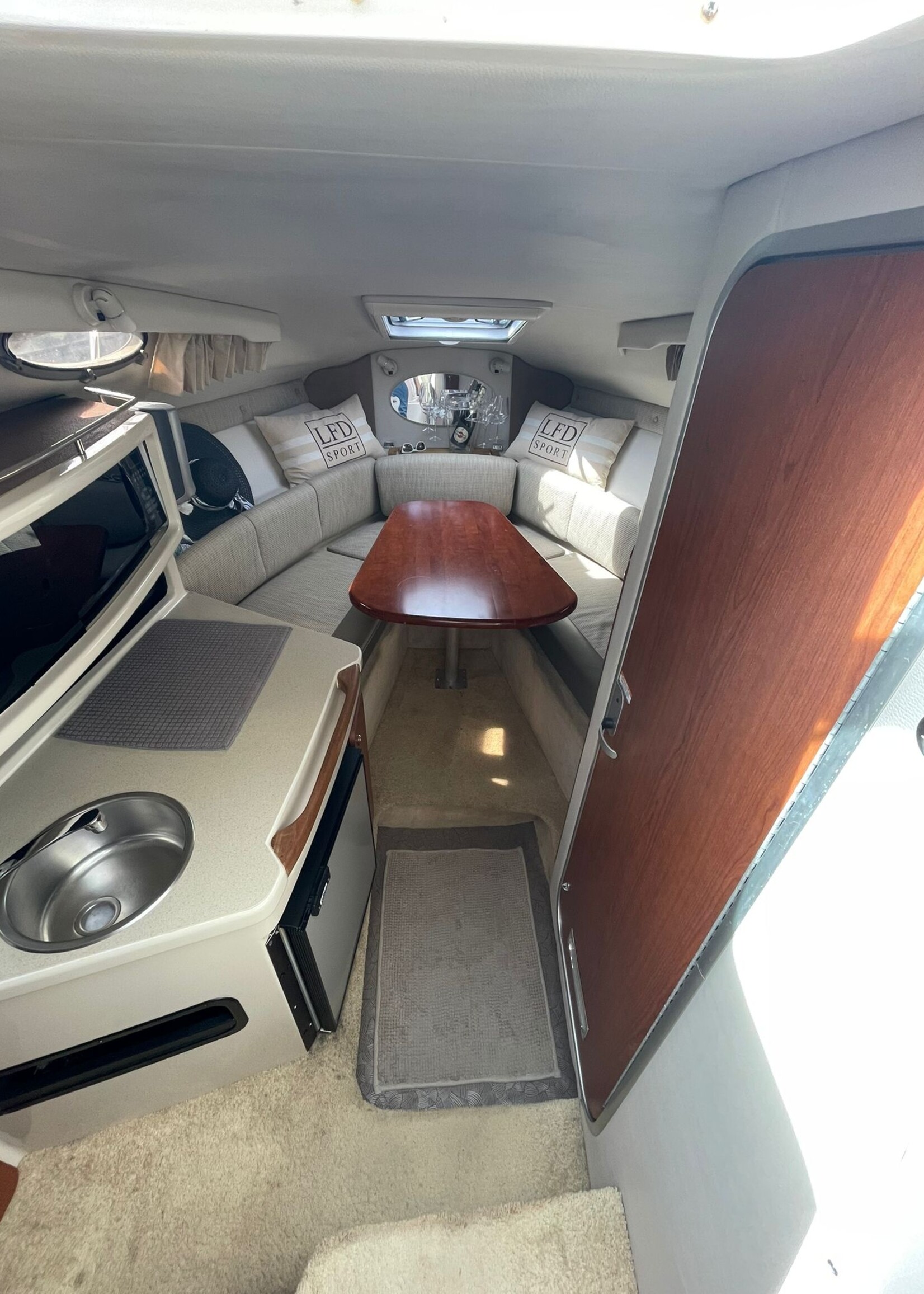 Chaparral 260 Signature Sport Cruiser, 5.7Ltr V8 350 Mag, 2004