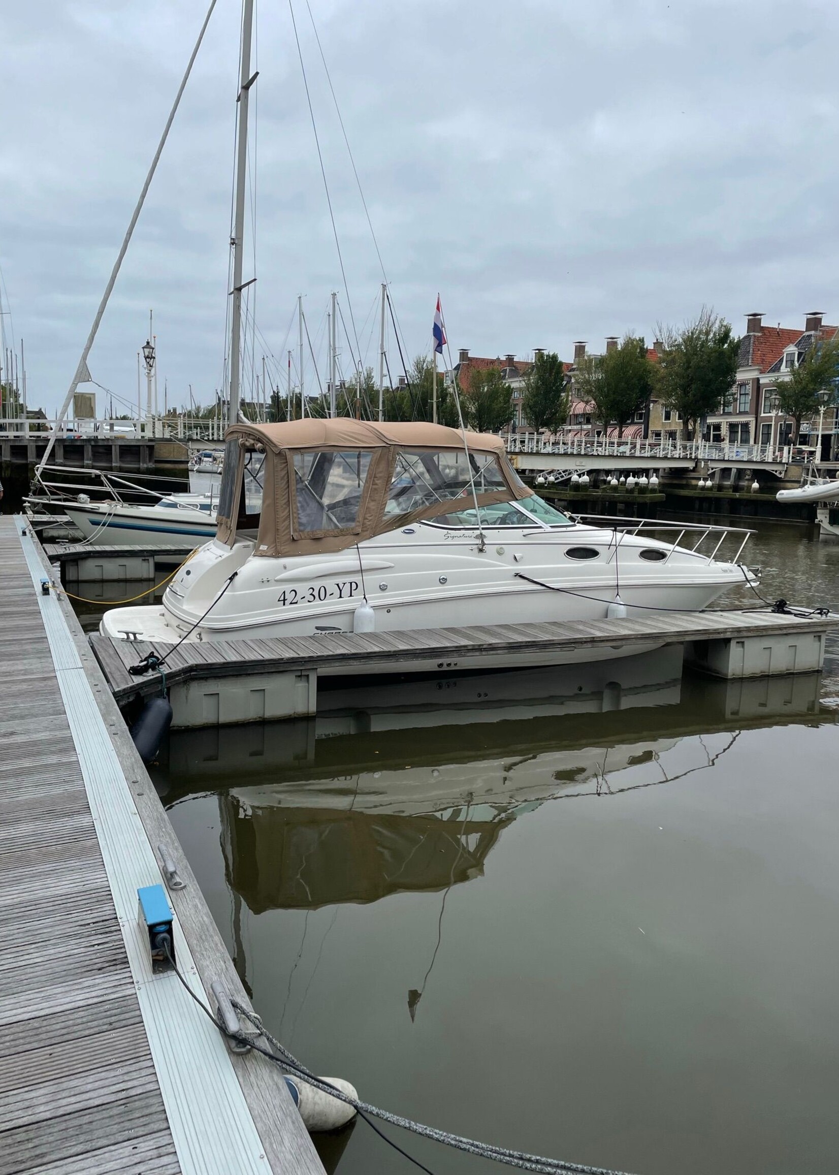 Chaparral 260 Signature Sport Cruiser, 5.7Ltr V8 350 Mag, 2004