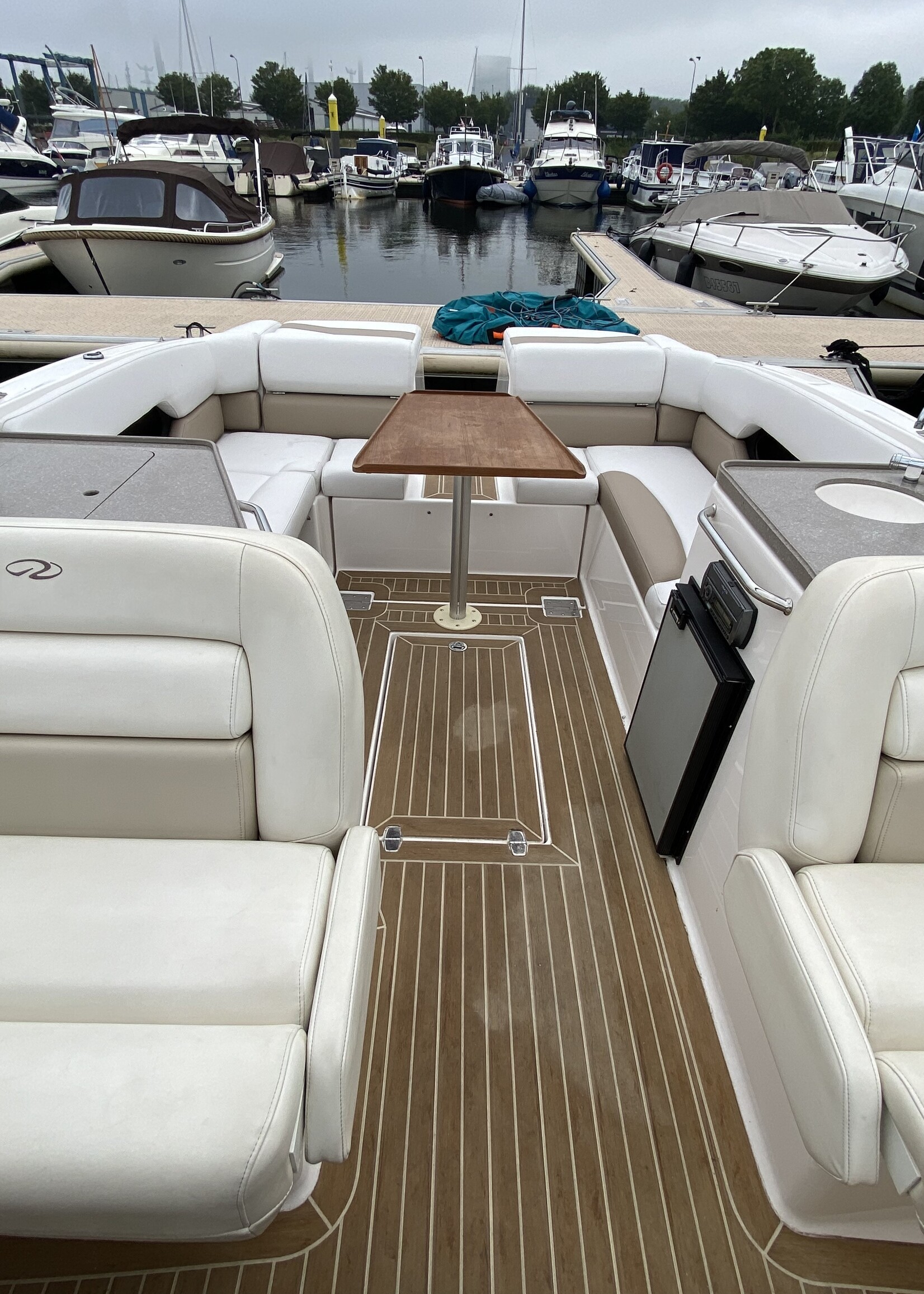 Regal 2750 Cuddy, 2009, NWE 6.2L V8 MPI DTS 350Ps.