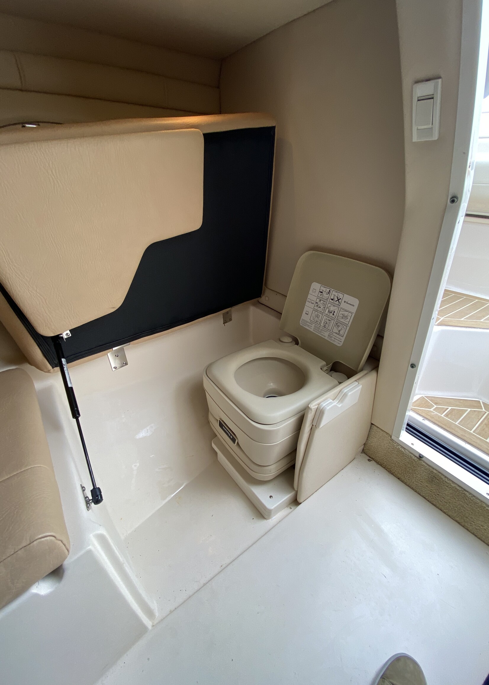 Regal 2750 Cuddy, 2009, NWE 6.2L V8 MPI DTS 350PK