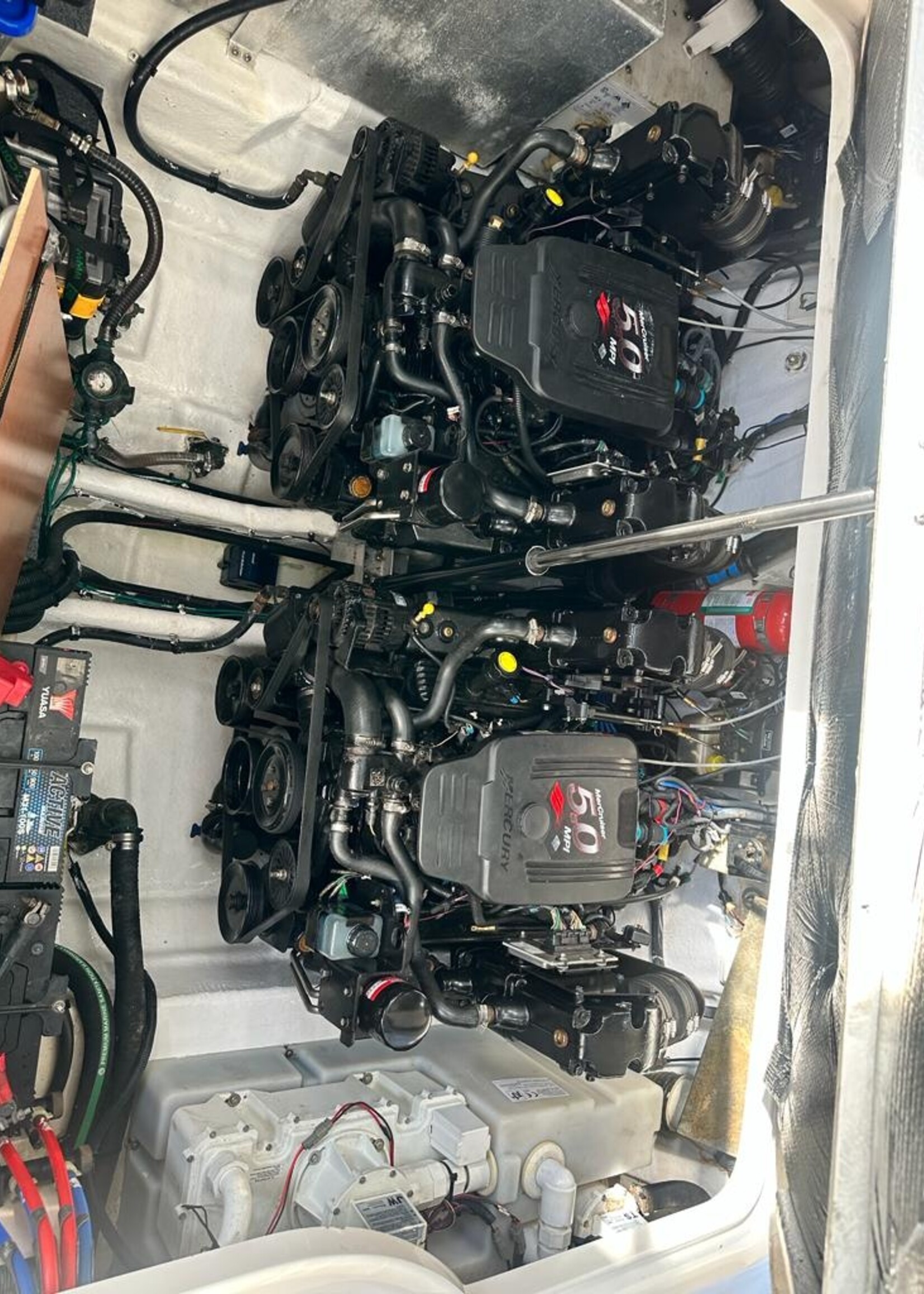 Sea Ray 300/335 Sundancer, 2007, 2x Mercruiser 5.0 V8 Mpi, 460 uur