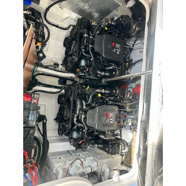 Sea Ray Sundancer 300, 2007, 2x Mercruiser 5.0 V8 Mpi, 460 uur