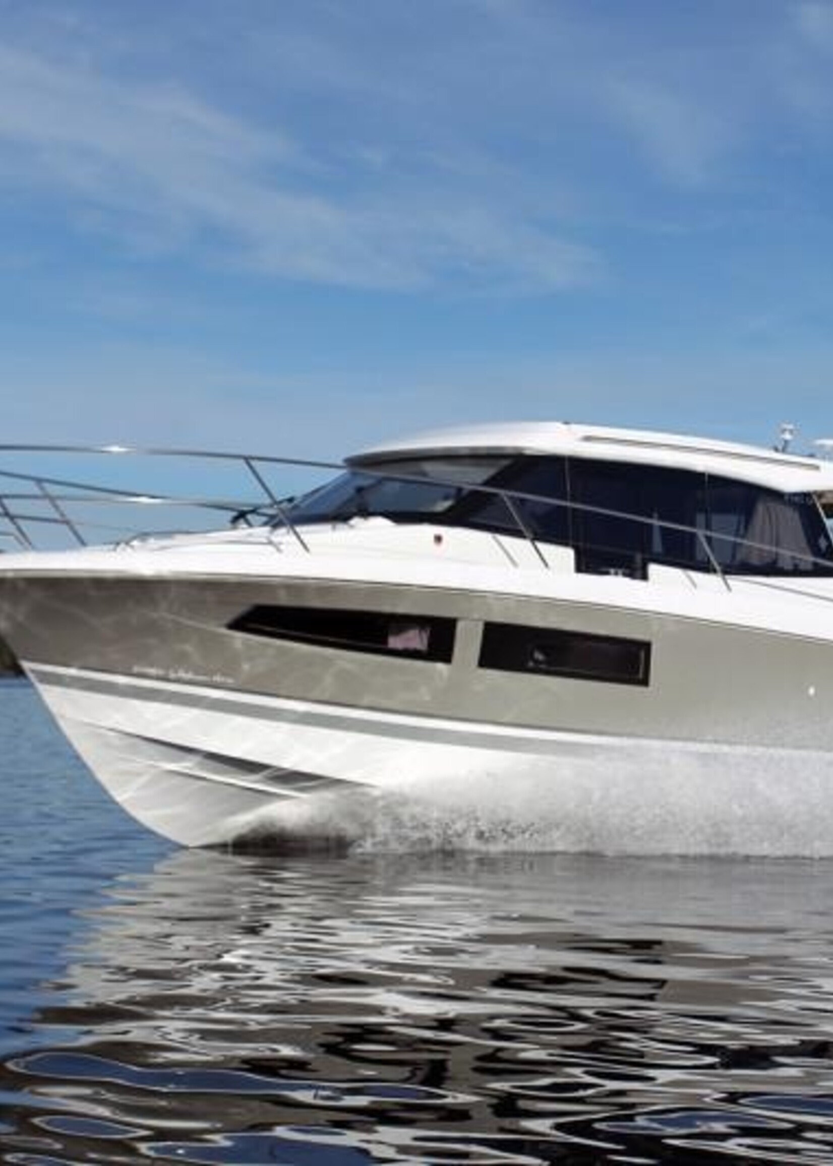 Jeanneau NC9 Hardtop, 2013, diesel 260PK