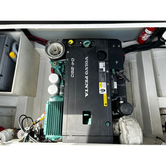 Jeanneau NC9 Hardtop, 2012, diesel 260PK