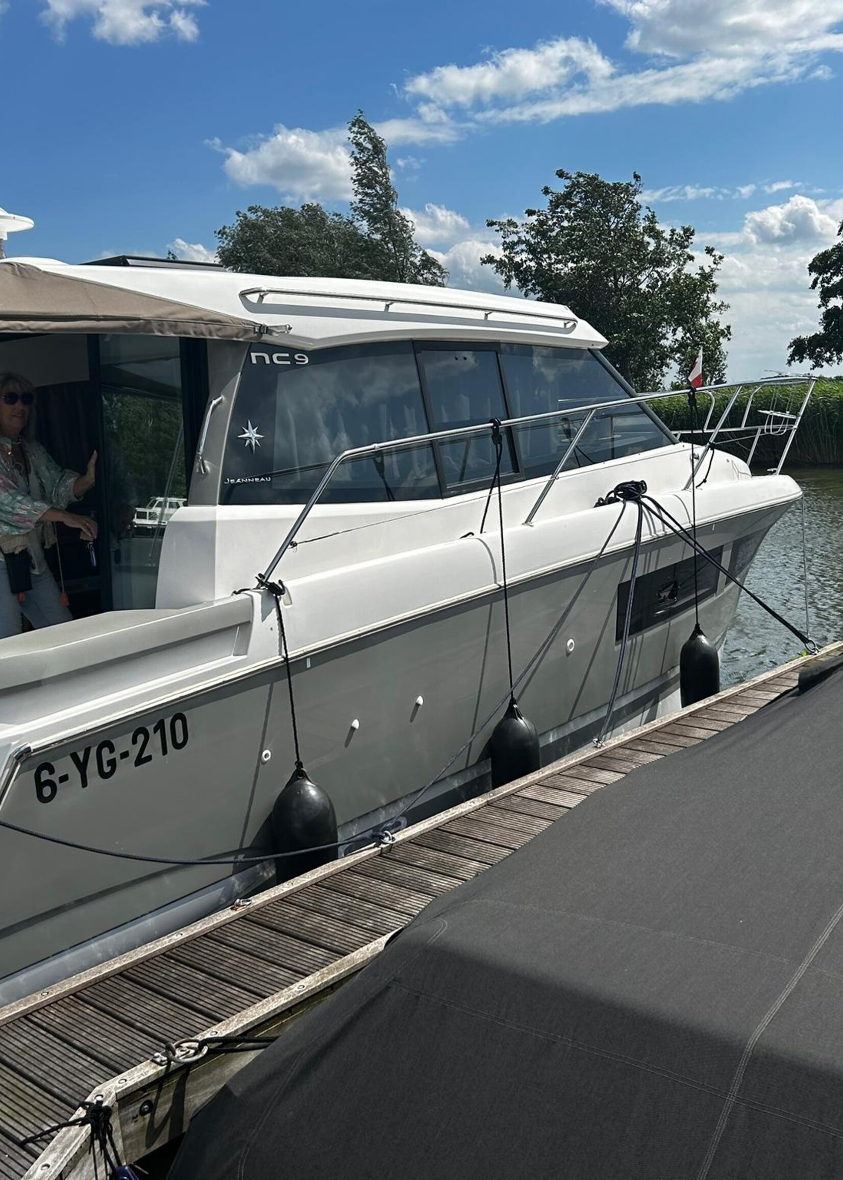 Jeanneau NC9 Hardtop, 2013, diesel 260PK