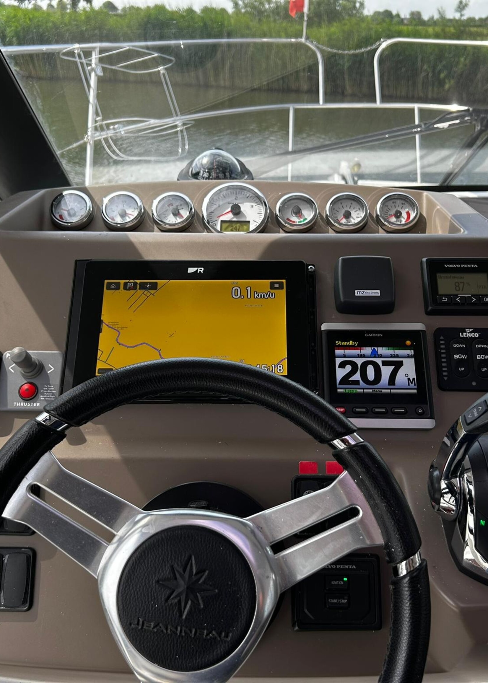 Jeanneau NC9 Hardtop, 2013, diesel 260PK