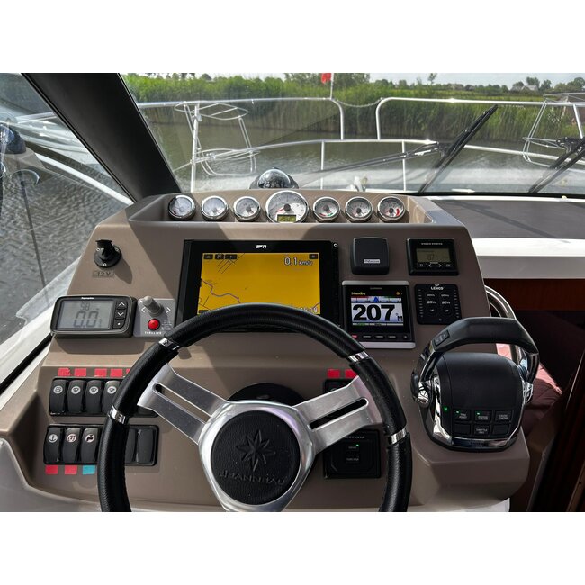 Jeanneau NC9 Hardtop, 2012, diesel 260PK