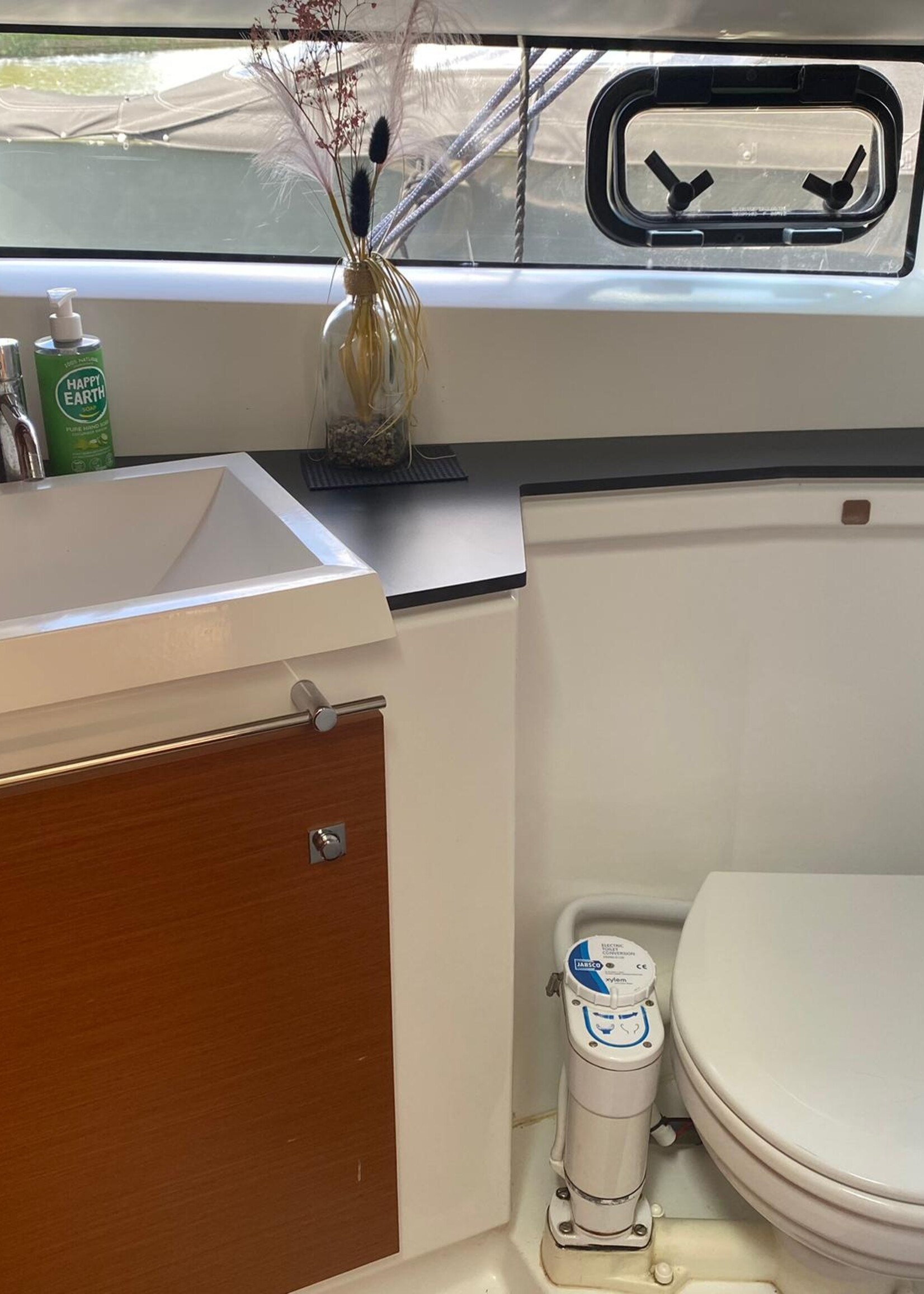 Jeanneau NC9 Hardtop, 2013, diesel 260PK