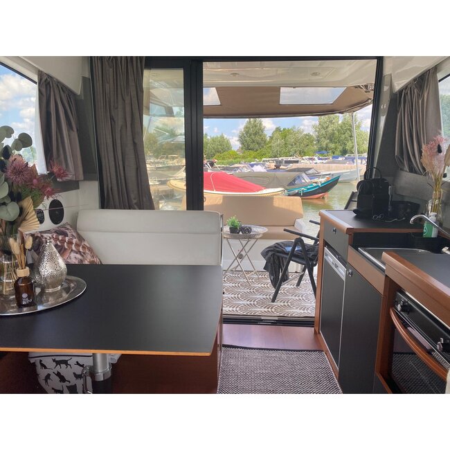 Jeanneau NC9 Hardtop, 2013, diesel 260PK