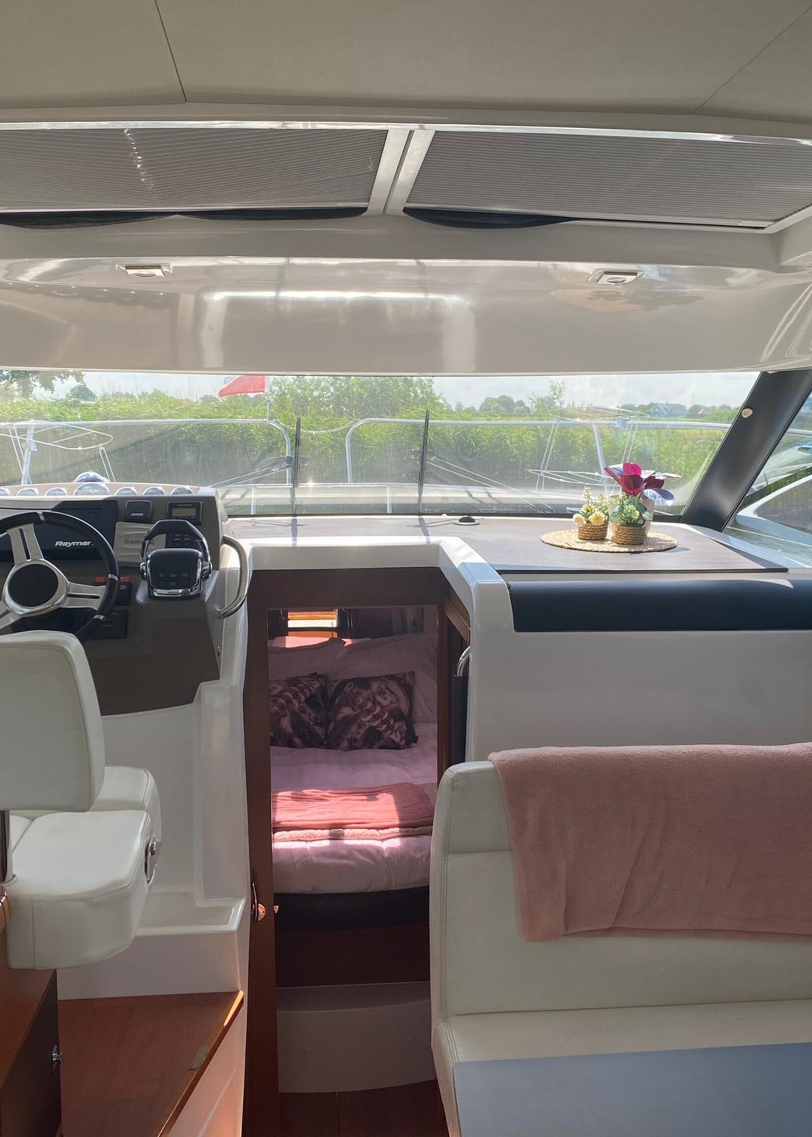 Jeanneau NC9 Hardtop, 2013, diesel 260PK