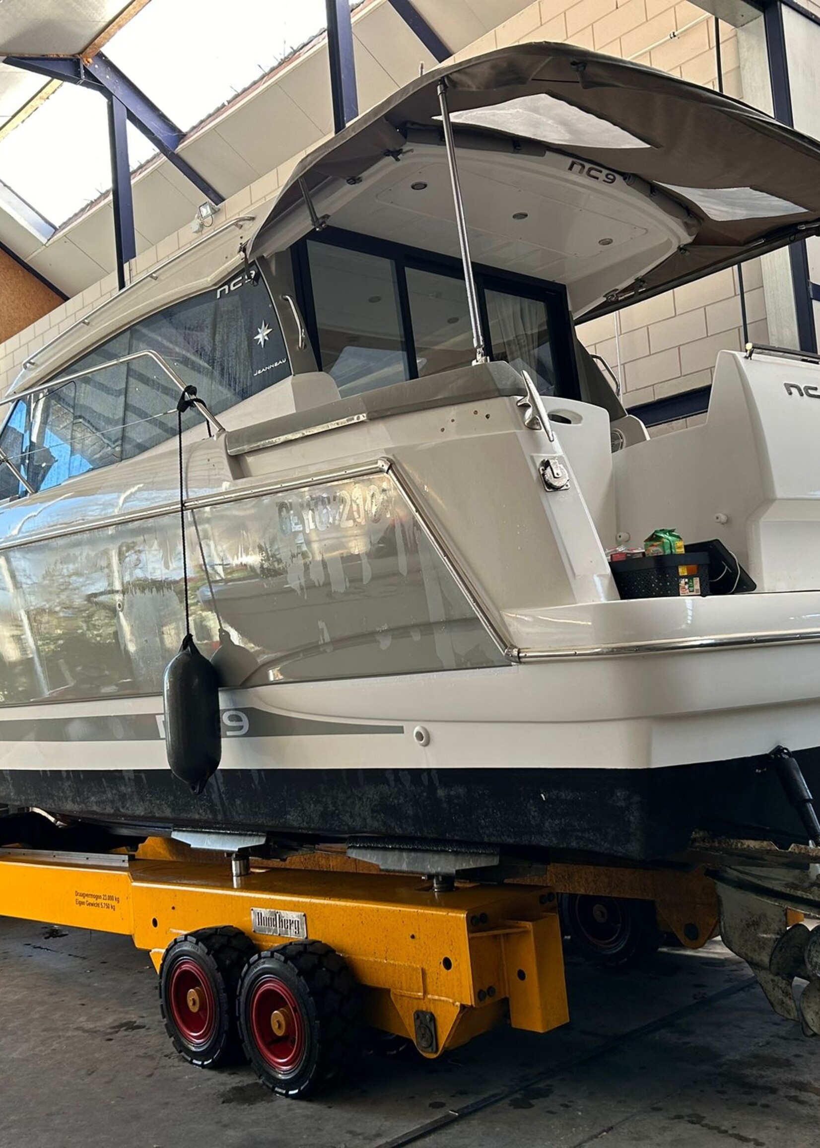 Jeanneau NC9 Hardtop, 2012, diesel 260PK