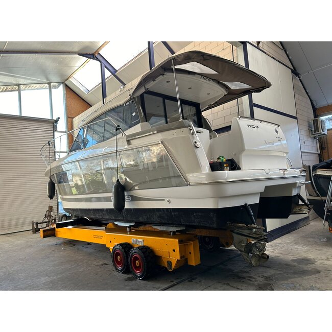 Jeanneau NC9 Hardtop, 2012, diesel 260PK